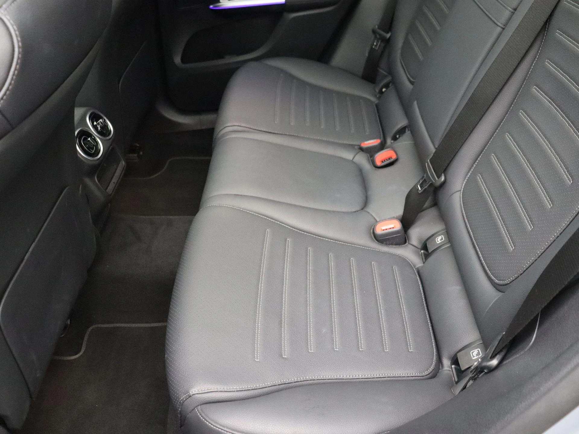 Mercedes-Benz-GLC-image-18