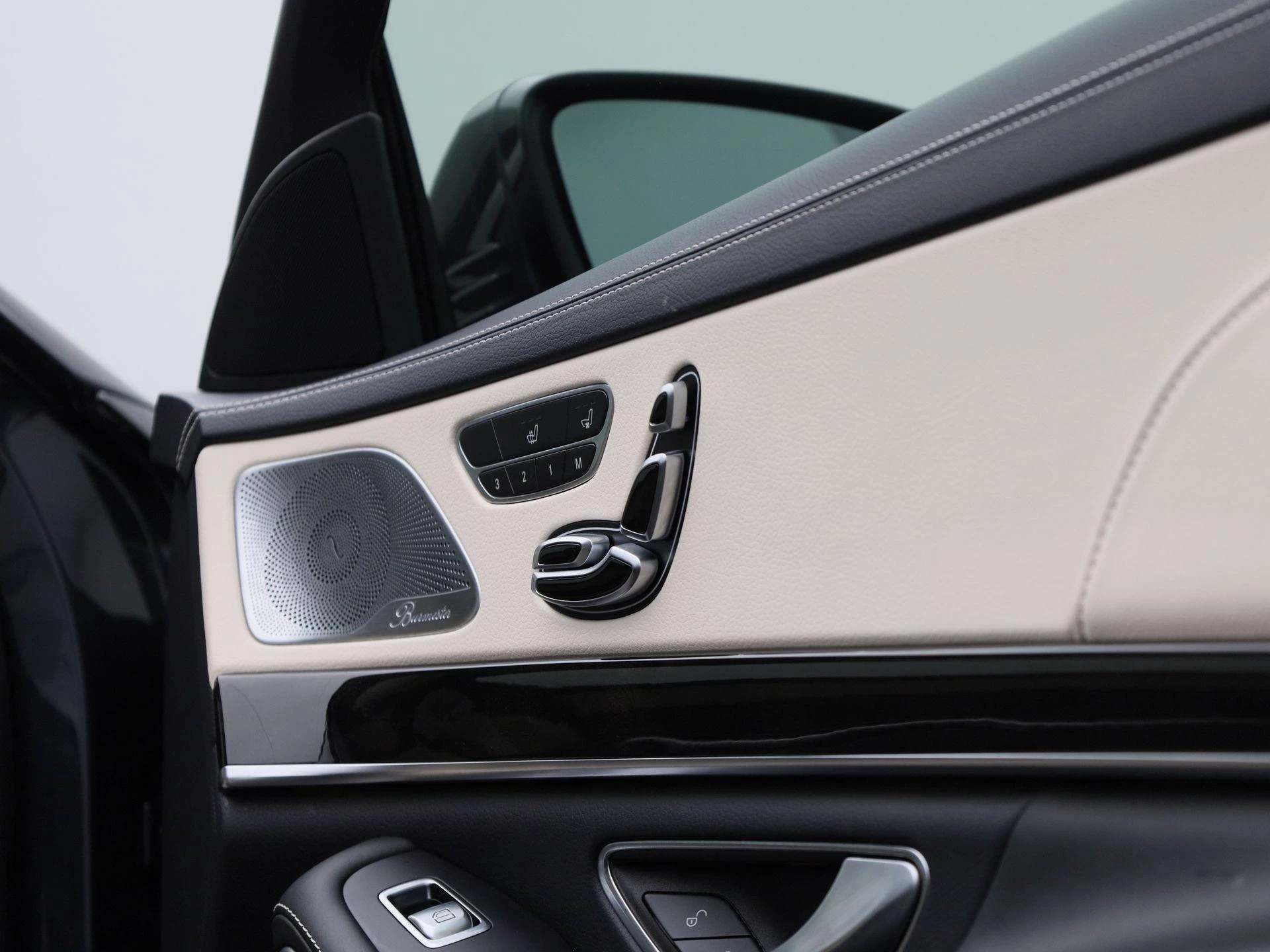 Mercedes-Benz-S-Klasse-image-52