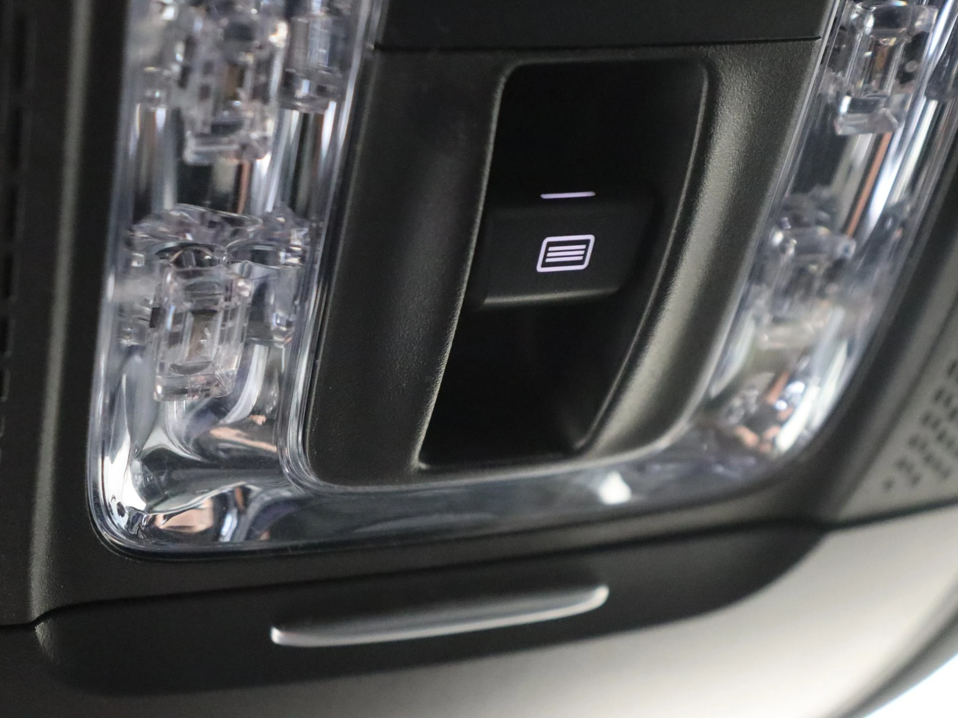 Mercedes-Benz-GLE-image-33