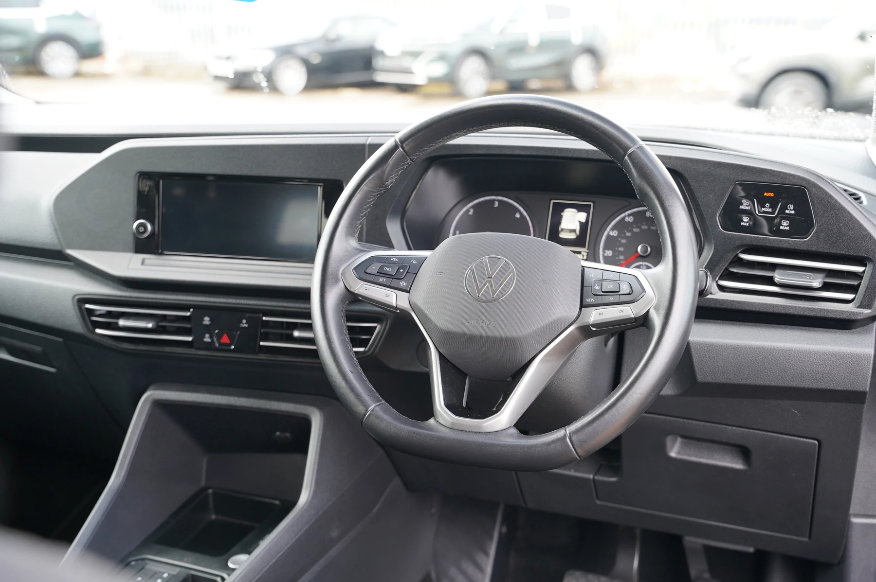 Volkswagen-Caddy-image-8