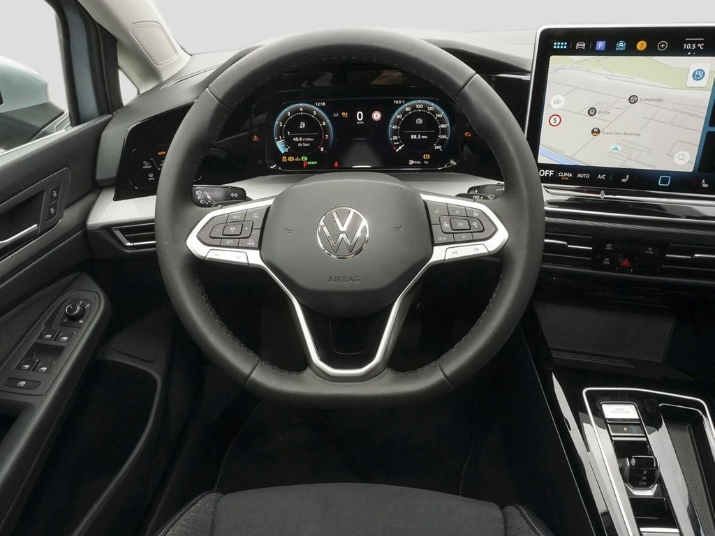Volkswagen Golf VIII 1.5 eTSI DSG Style Business Premium