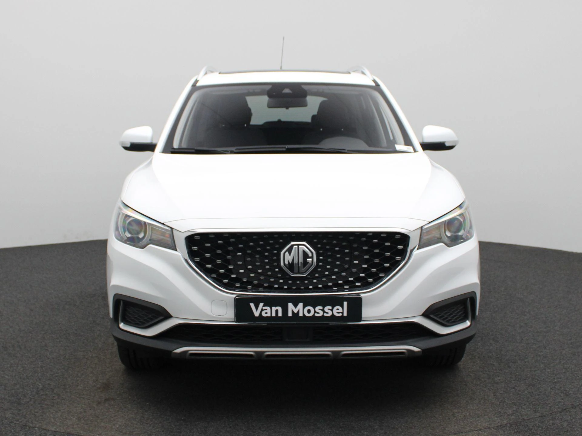 MG-ZS EV-image-1