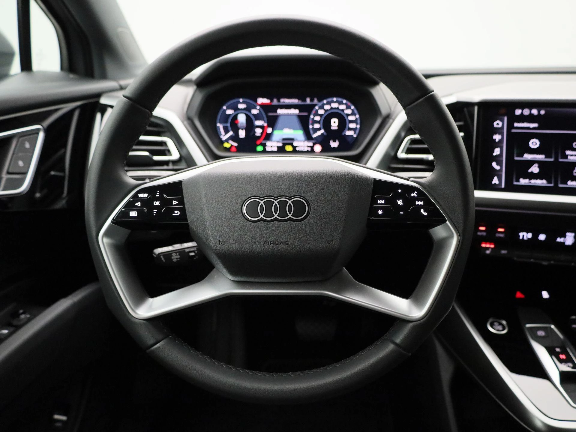 Audi-Q4 e-tron-image-6
