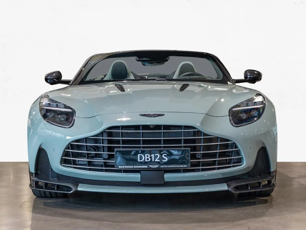 Aston Martin-DB12-image-8