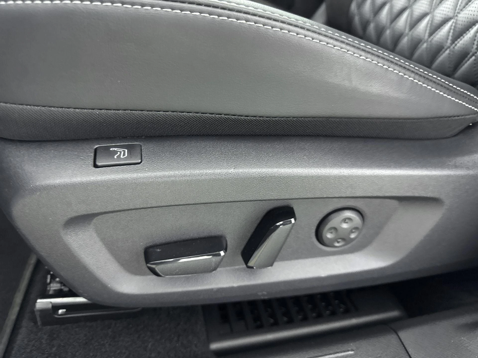 Nissan-QASHQAI-image-9