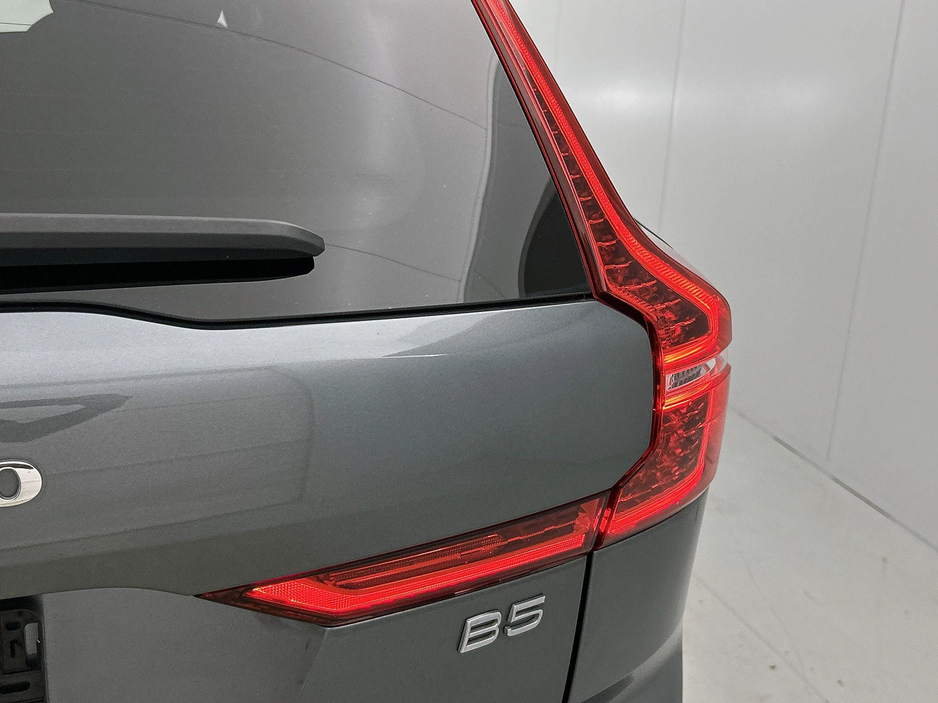 Volvo XC60 2.0 B5 R-Design