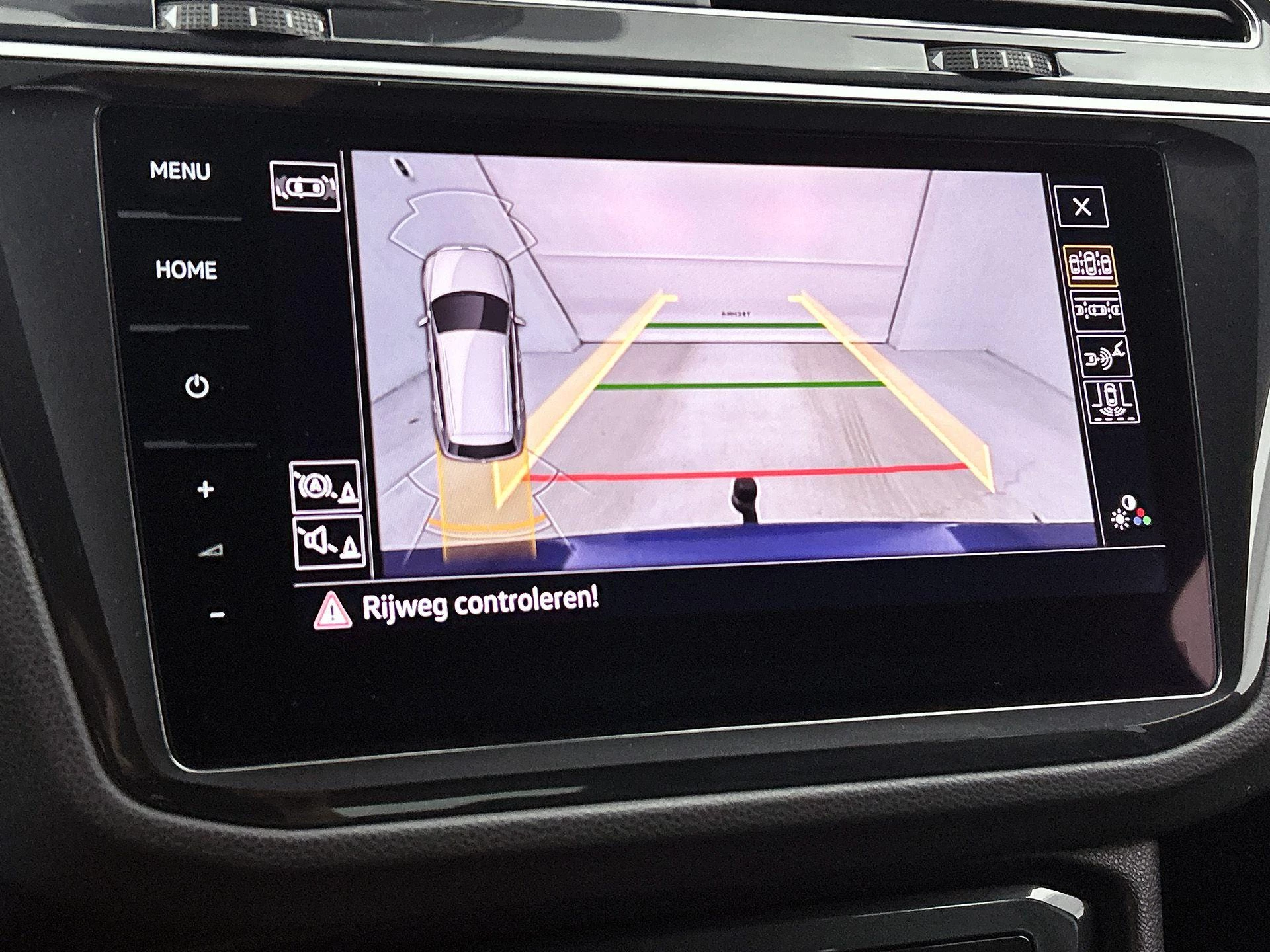 Volkswagen-Tiguan-image-19