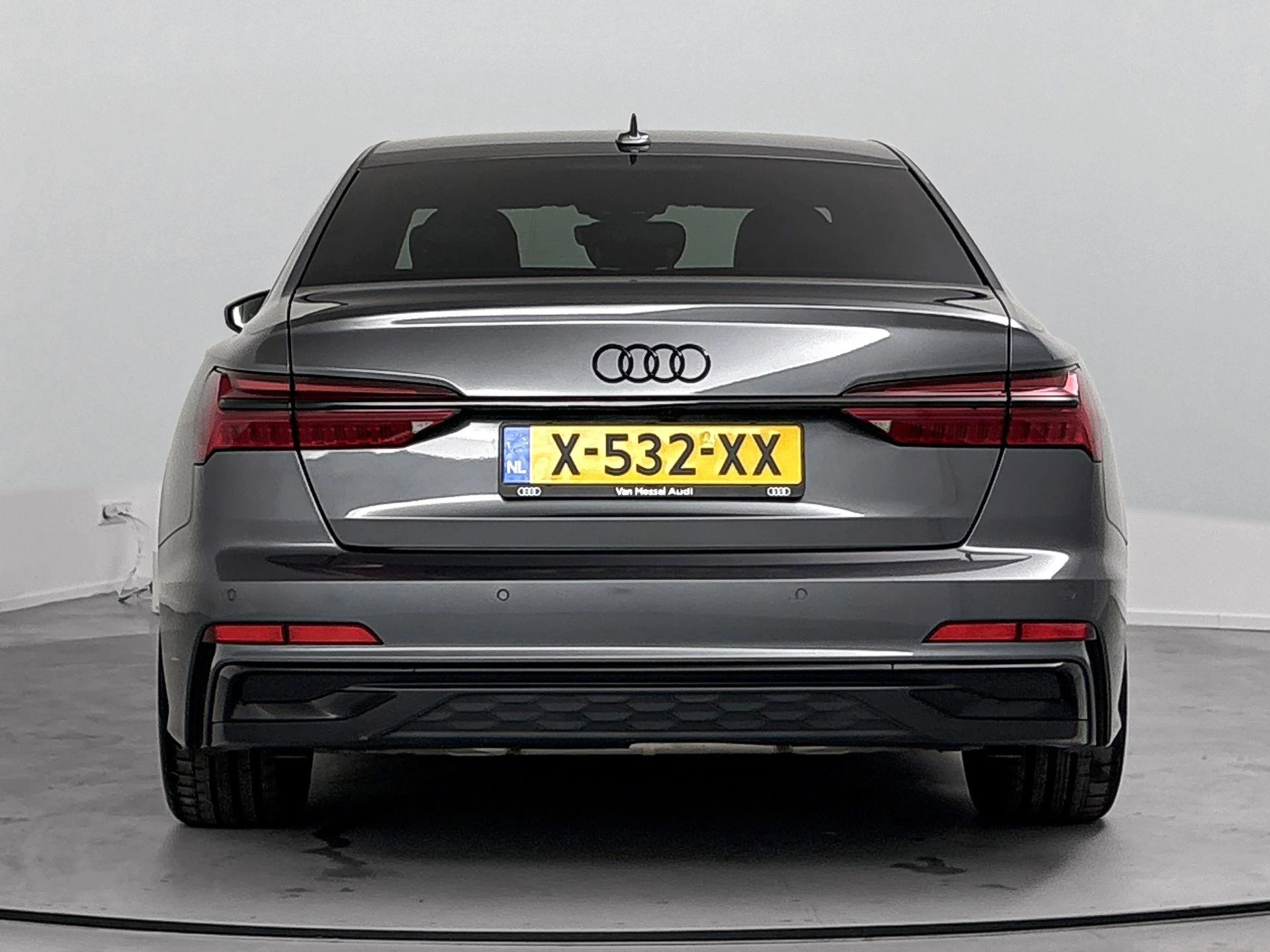 Audi-A6-image-2