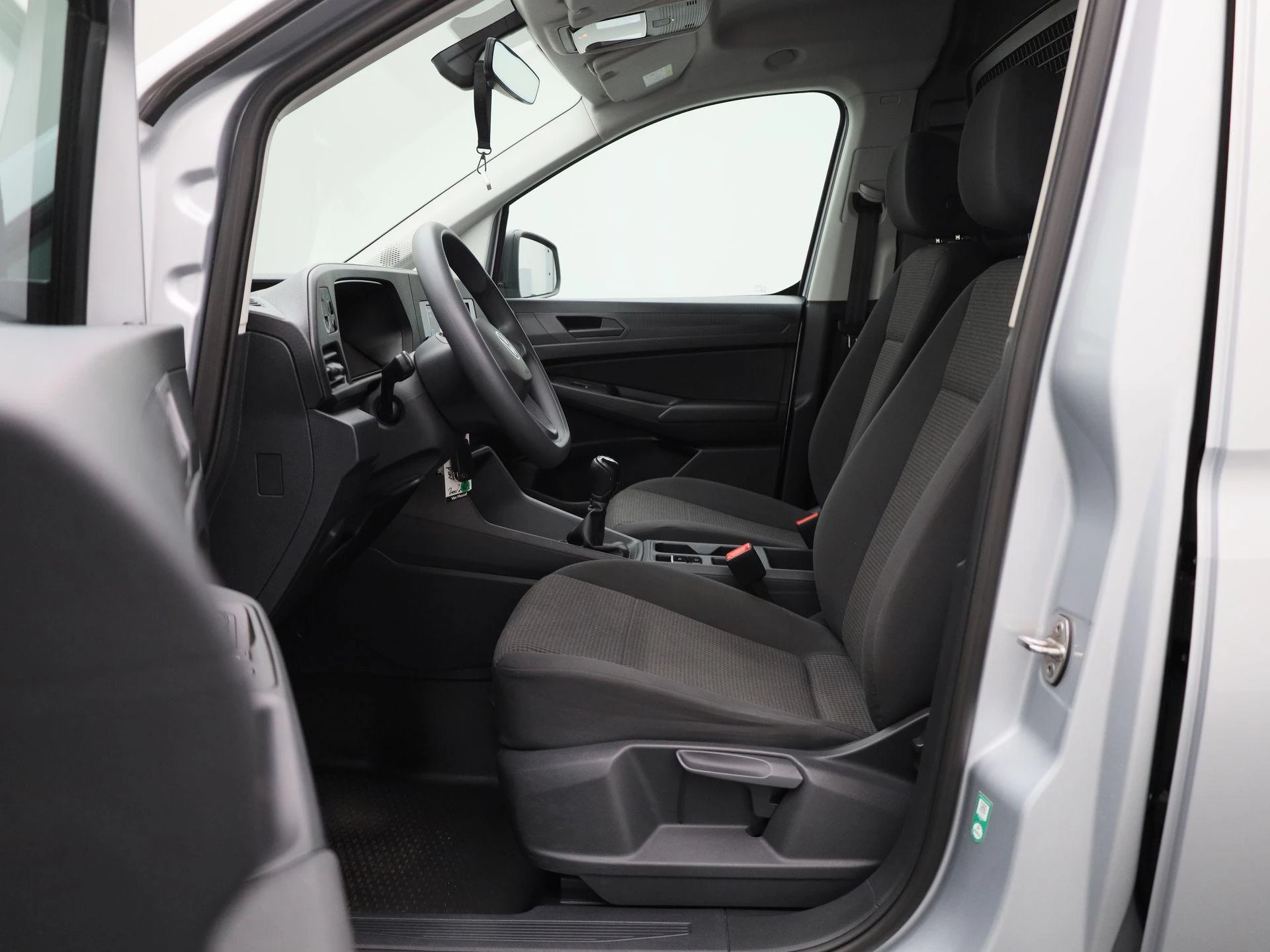 Volkswagen-Caddy-image-9
