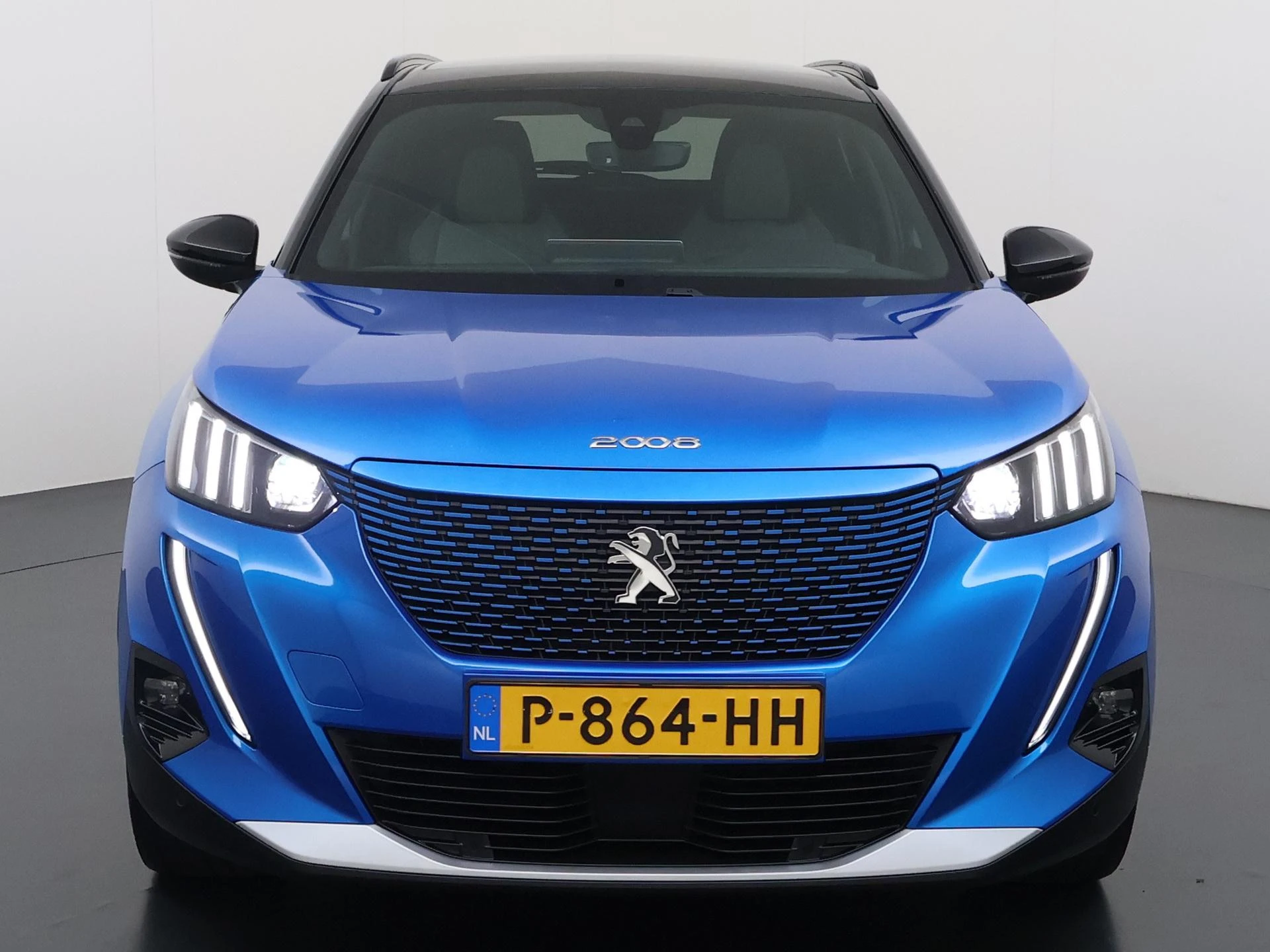 Peugeot-e-2008-image-1