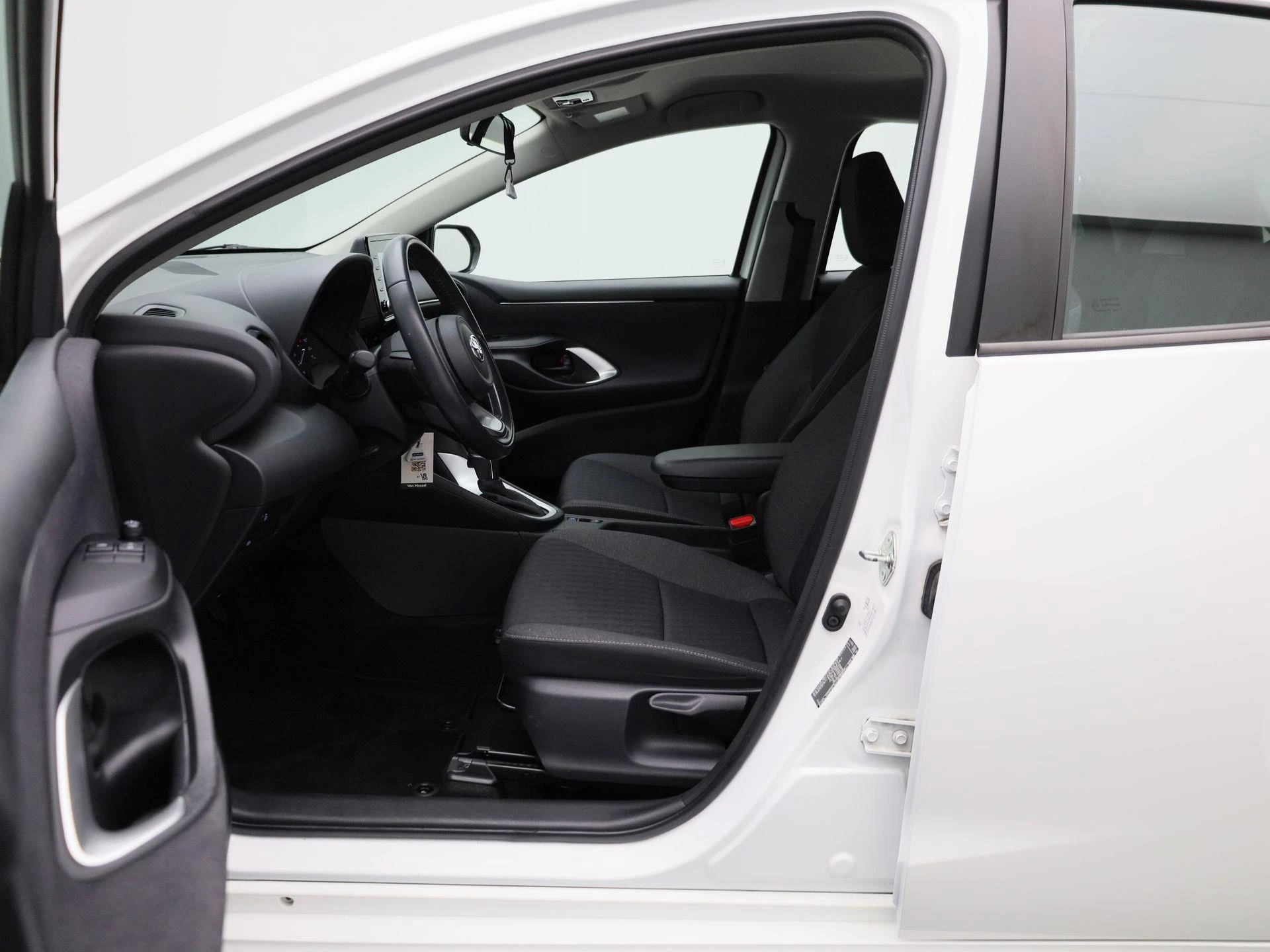 Toyota-Yaris-image-8