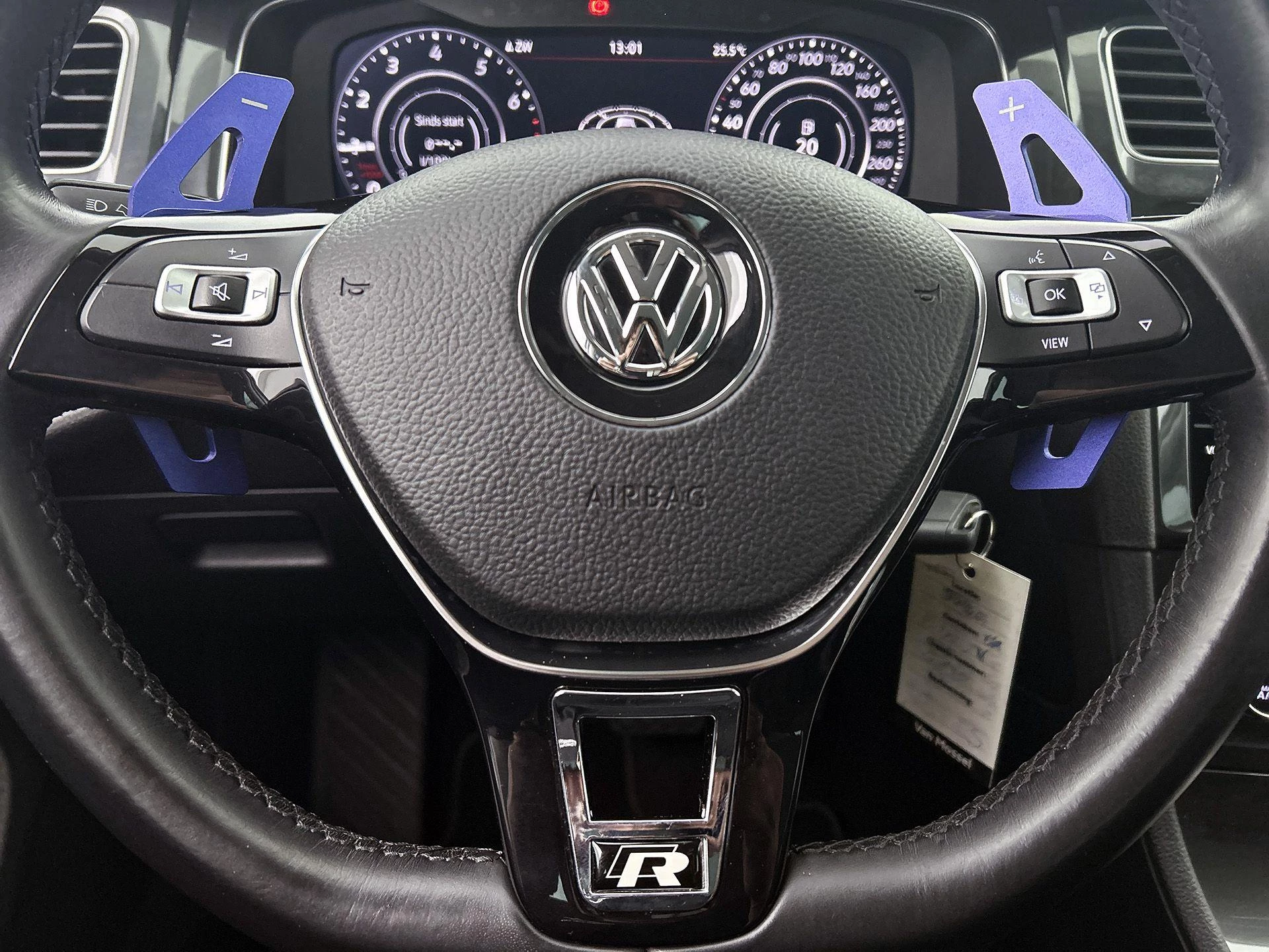 Volkswagen-Golf-image-33