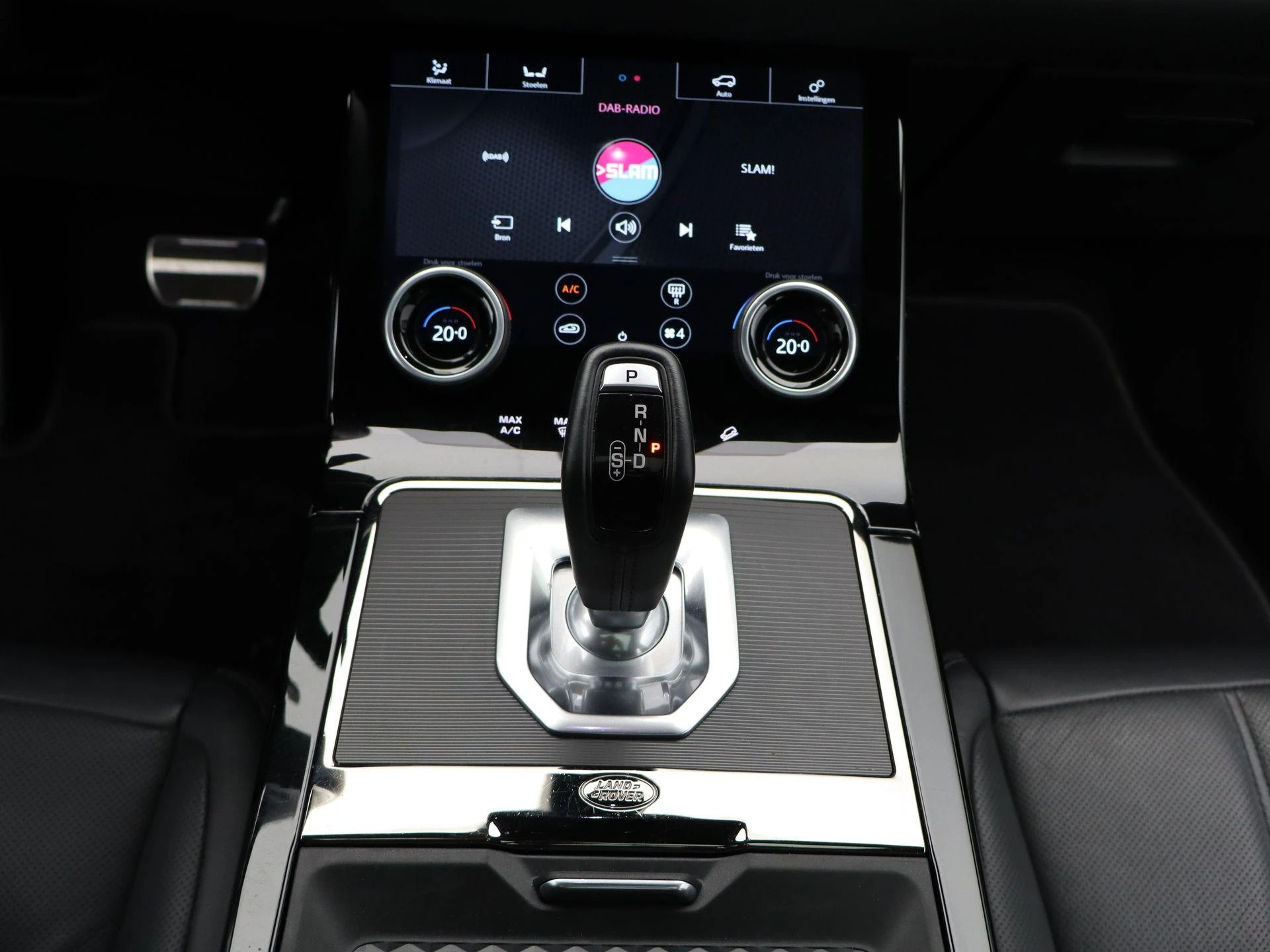 Land Rover-Range Rover Evoque-image-10