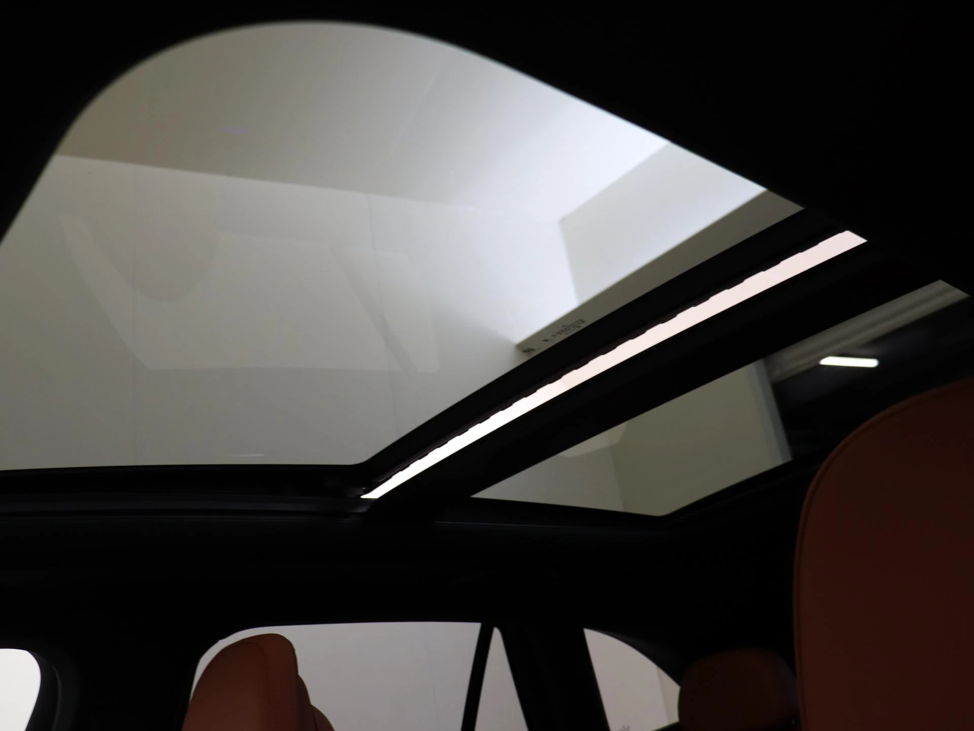 Mercedes-Benz-GLC-image-27