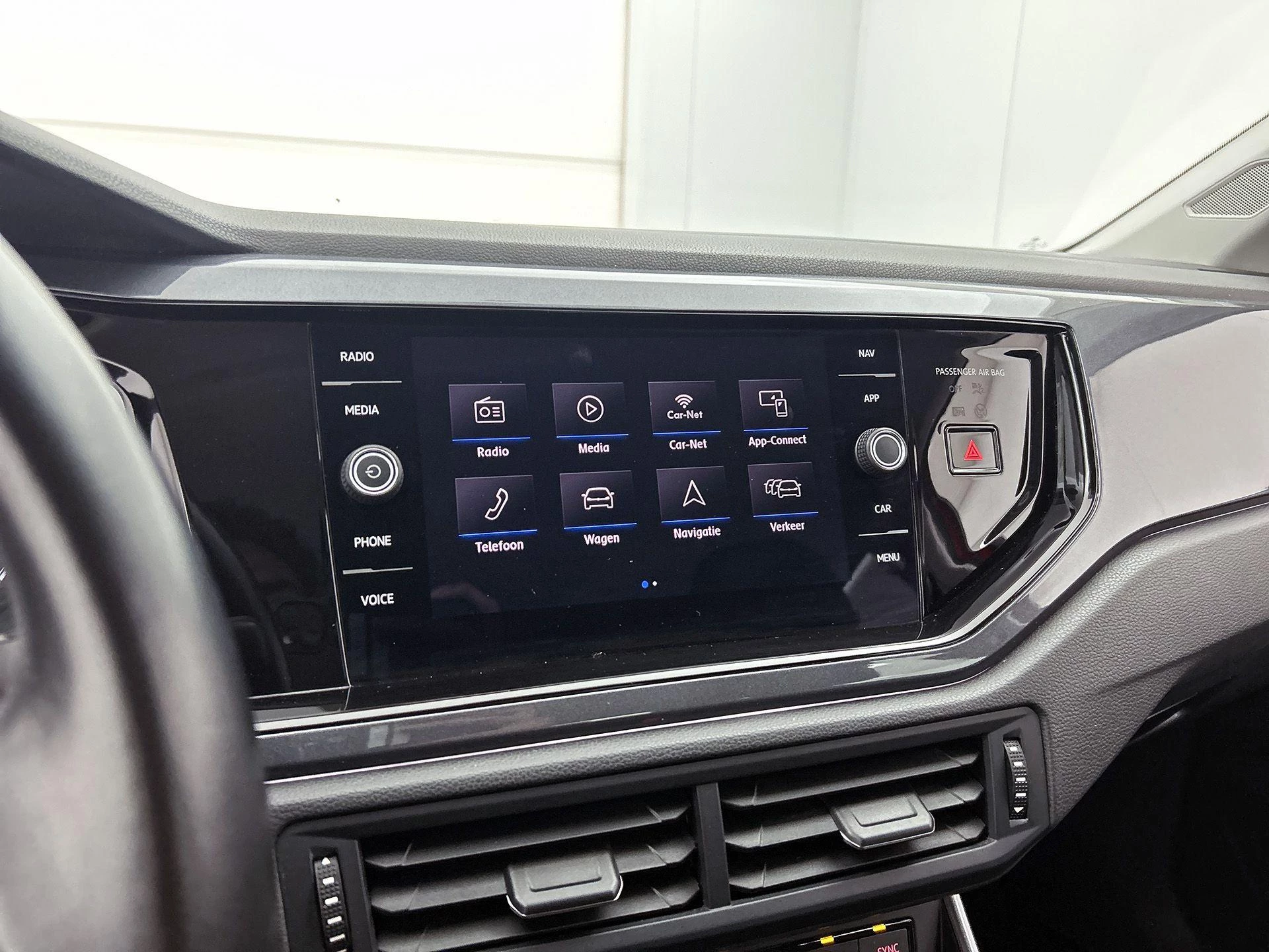 Volkswagen-Polo-image-8