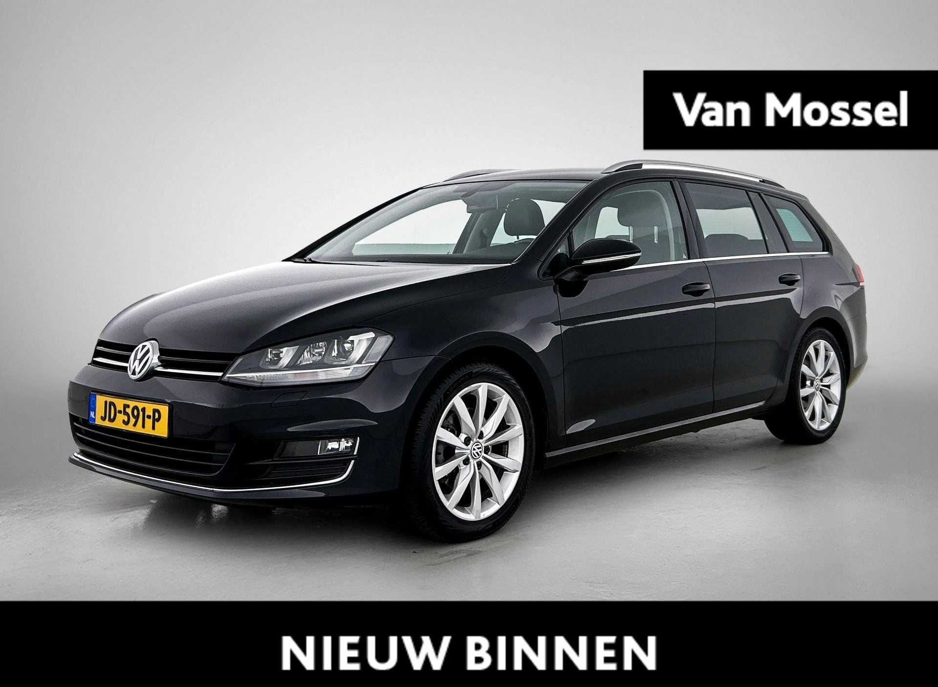 Volkswagen-Golf-image-0