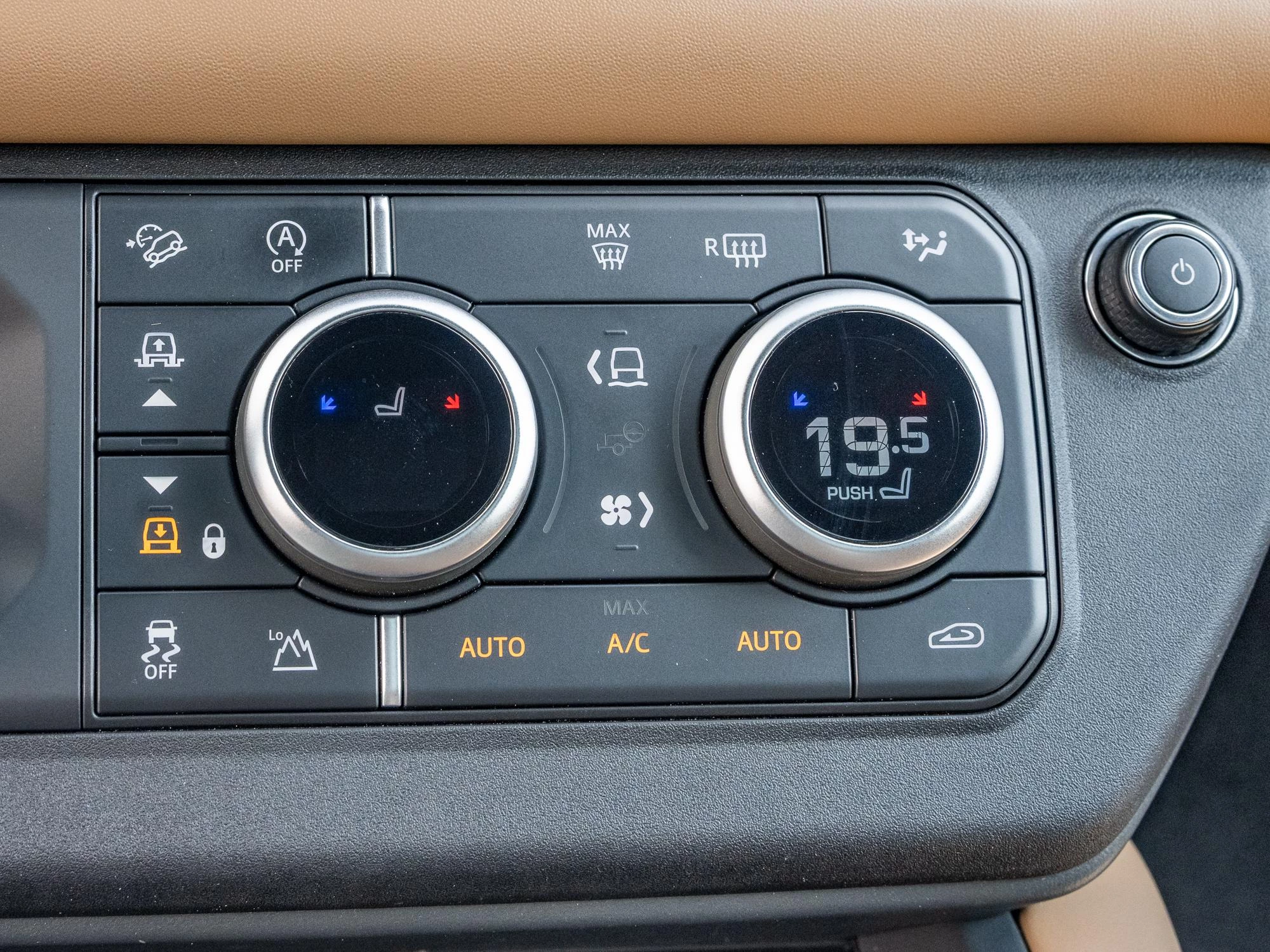 Land Rover Defender 110 D300 X-Dynamic HSE