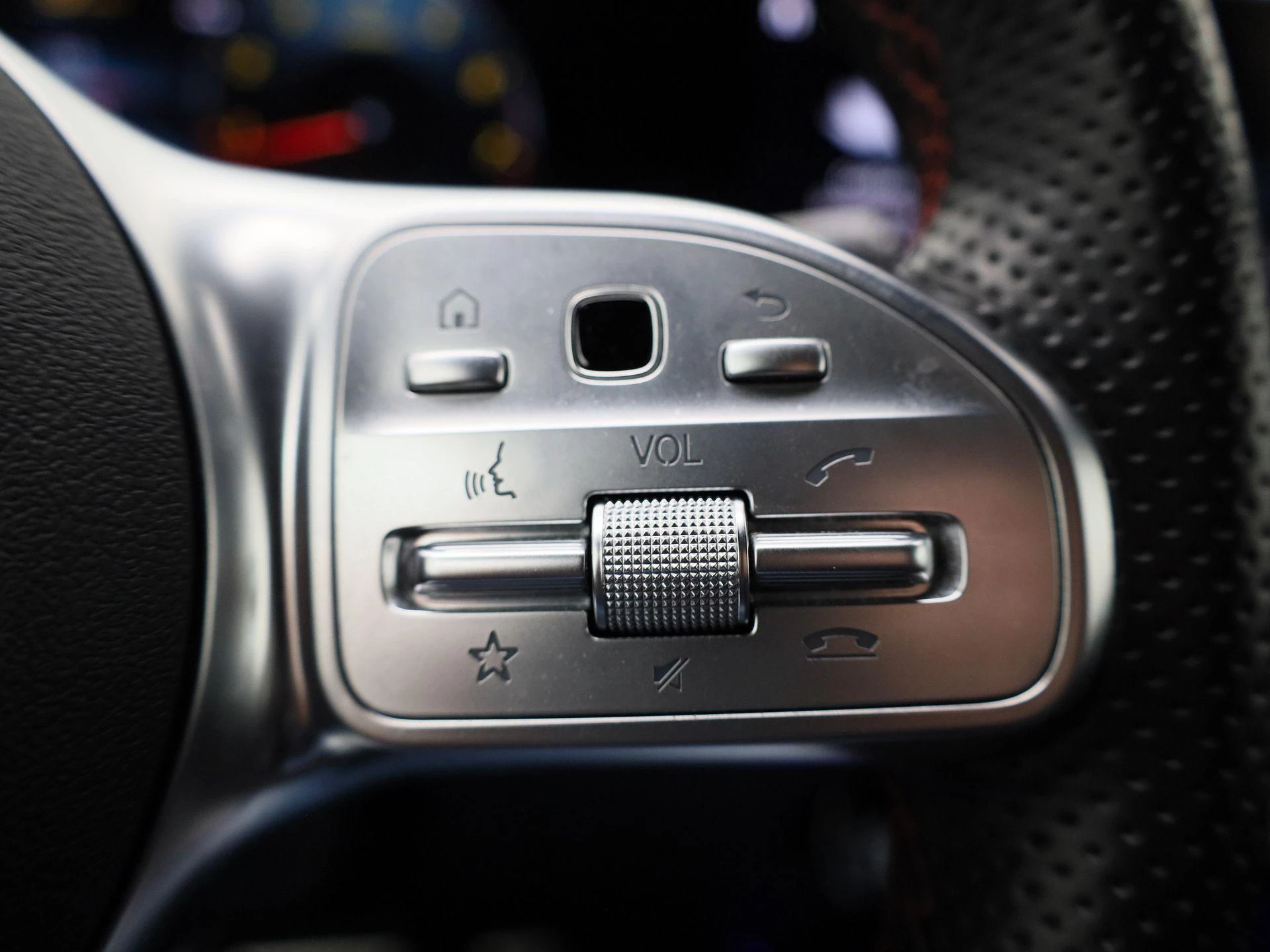 Mercedes-Benz-B-Klasse-image-20