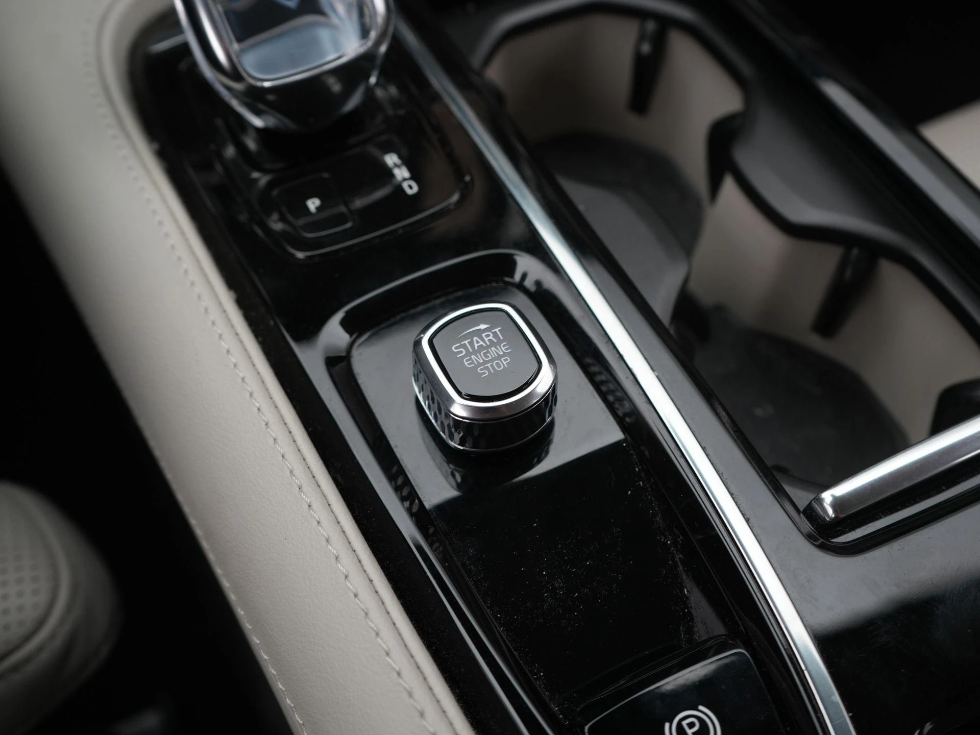 Volvo-S90-image-23