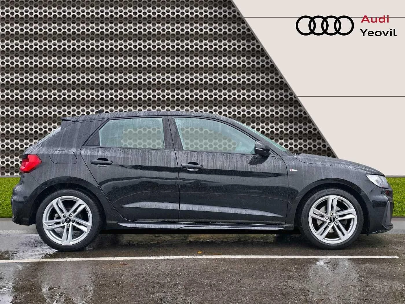 Audi-A1 Sportback-image-3