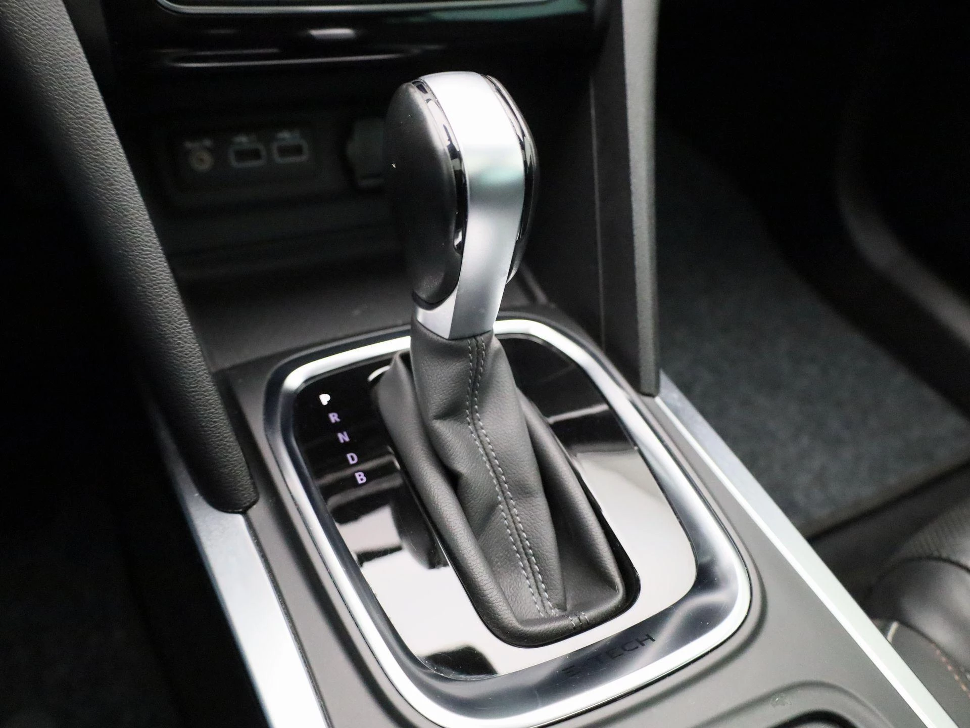 Renault-Megane E-Tech-image-31