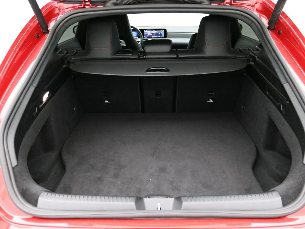 Mercedes-Benz CLA 250 e AMG Line Shooting Brake + TREKHAAK + NIGHTPAKKET + CARPLAY + CAMERA +