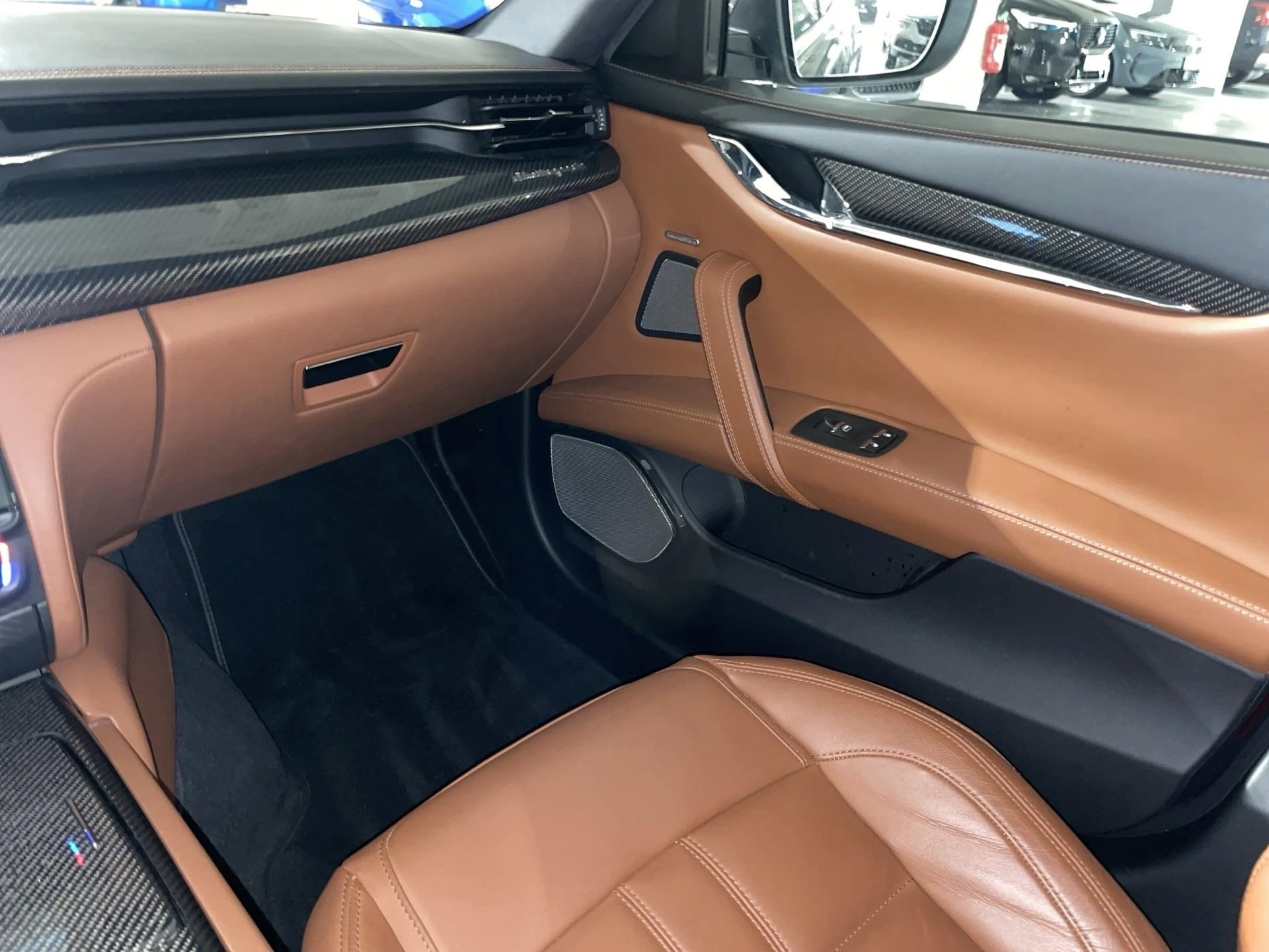 Maserati-Quattroporte-image-8