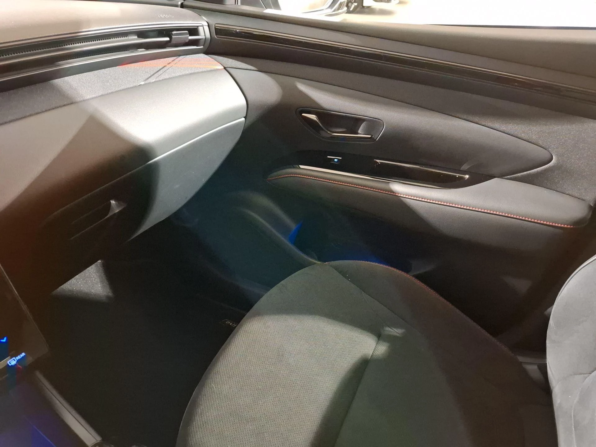 Hyundai-Tucson Hybrid-image-16