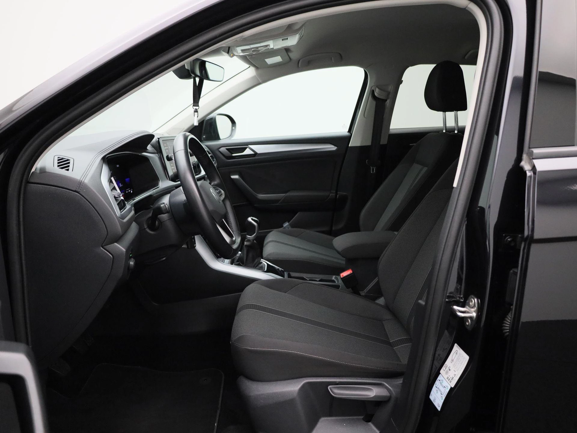 Volkswagen-T-Roc-image-8