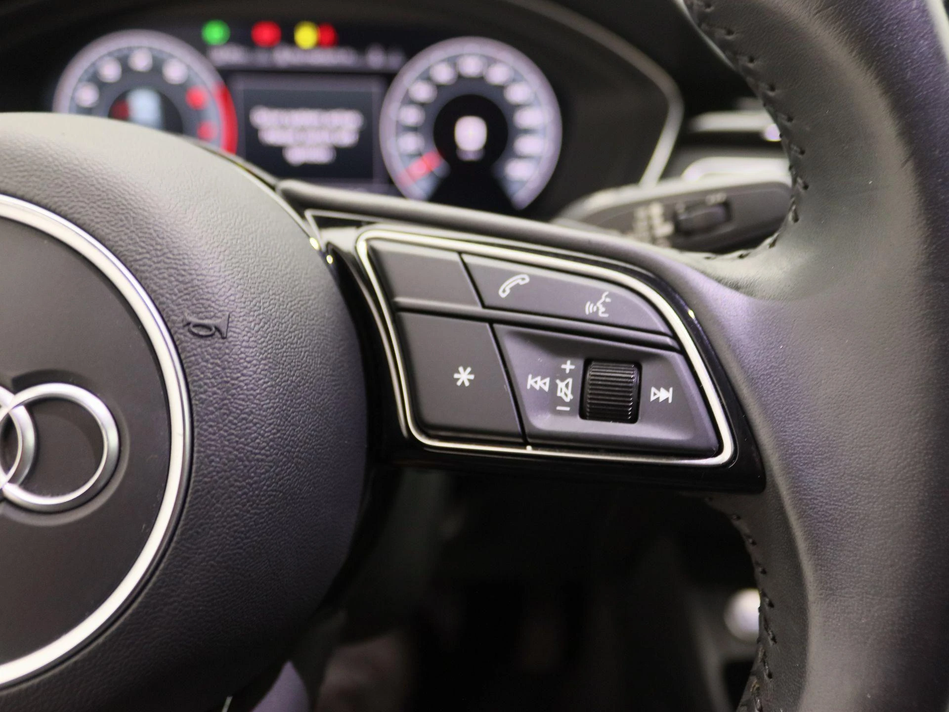 Audi A4 Limousine 35 TFSI Launch edition Business