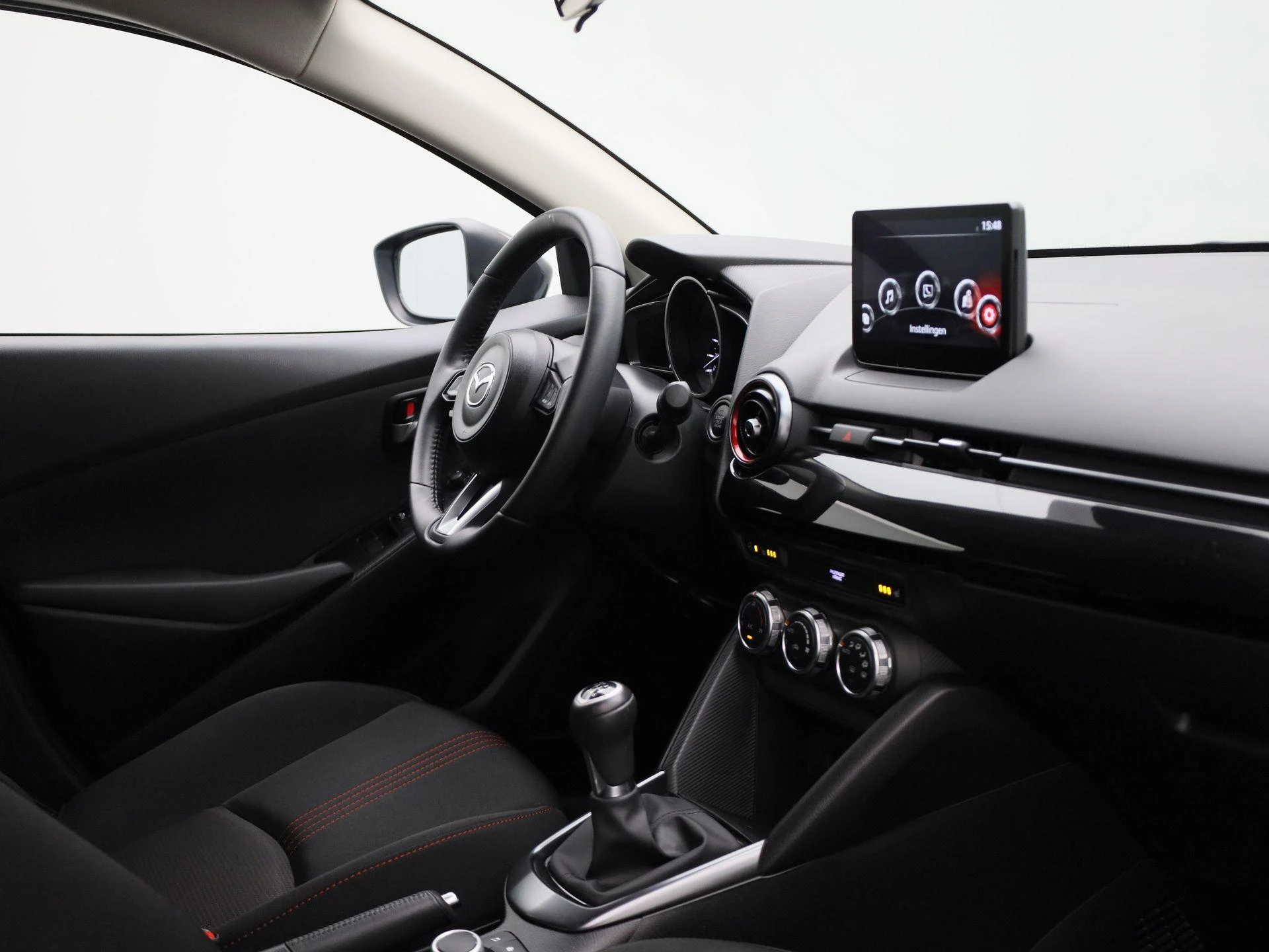 Mazda-2-image-28