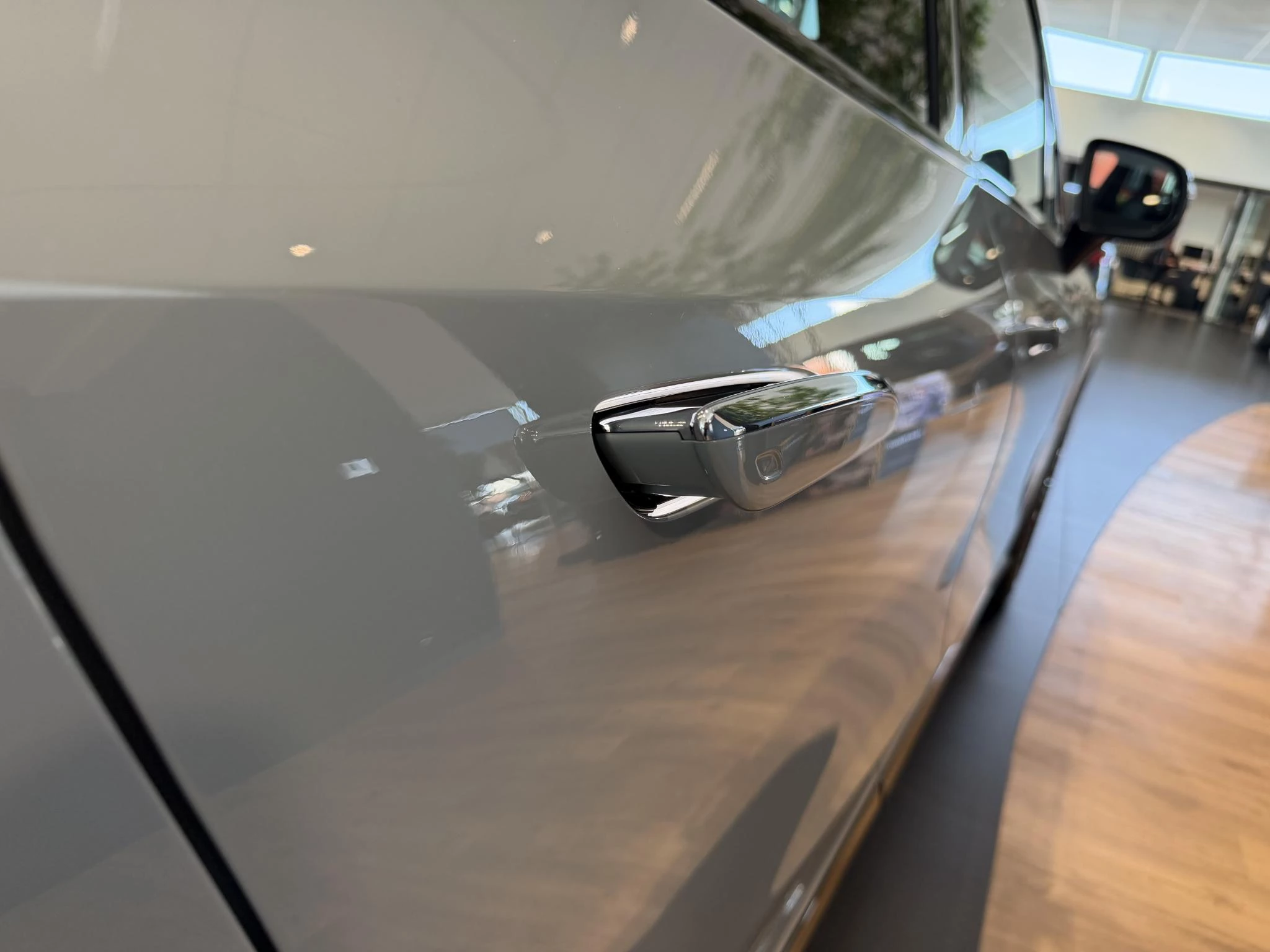 Mercedes-Benz-EQE-image-9