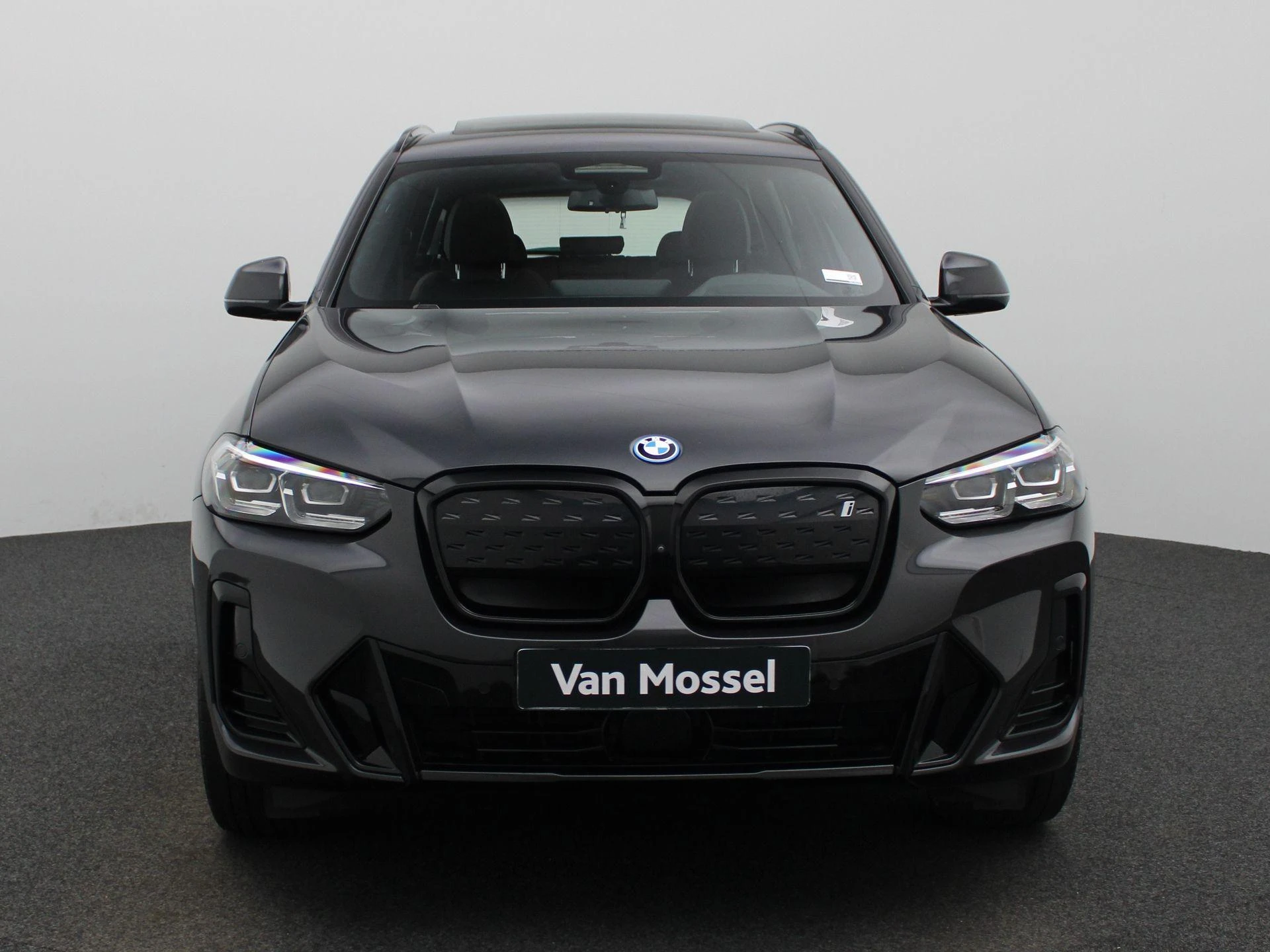 BMW-iX3-image-2