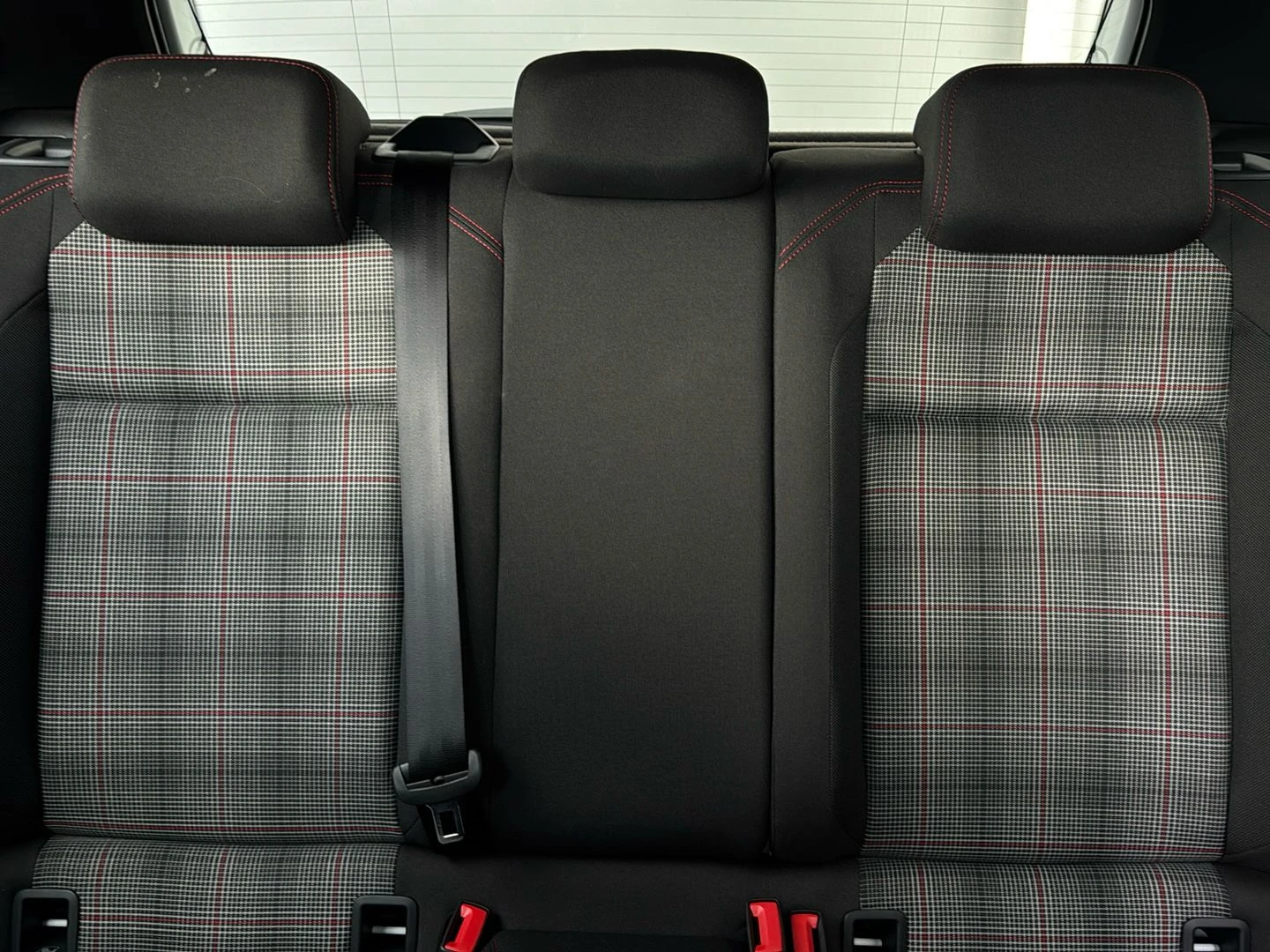 Volkswagen-Polo-image-8