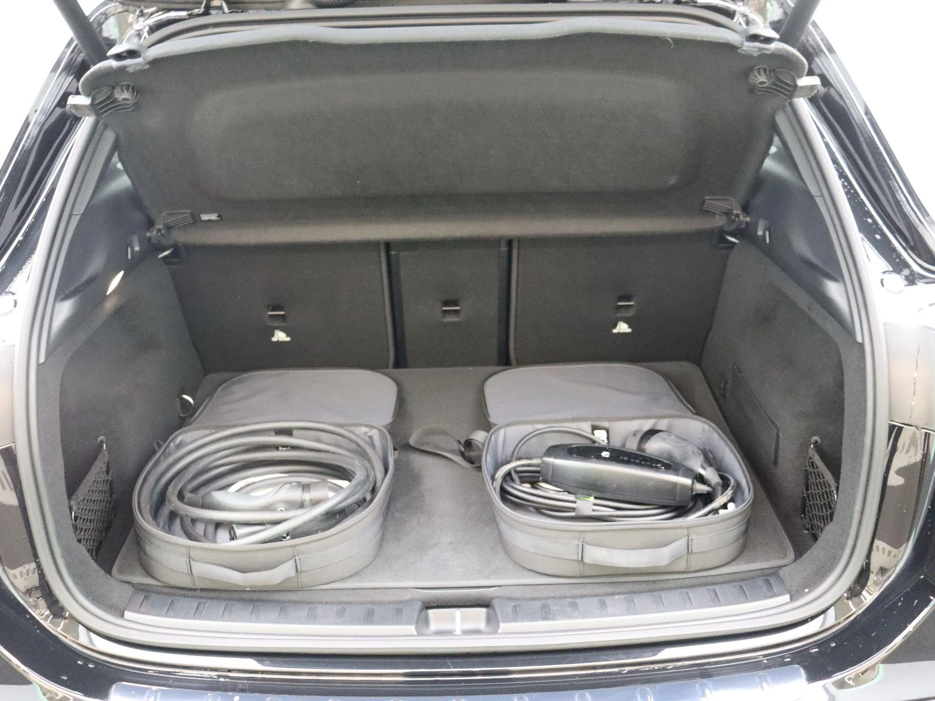 Mercedes-Benz EQA 250+ STAR EDITION + AMG + PANO DAK + BURMESTER + TREKHAAK + HEAD UP