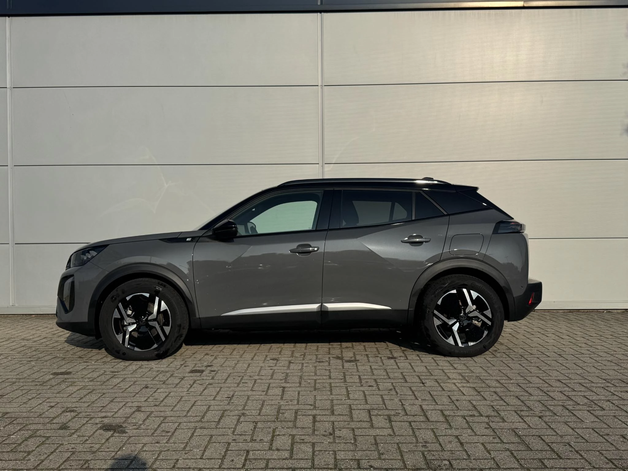 Peugeot e-2008