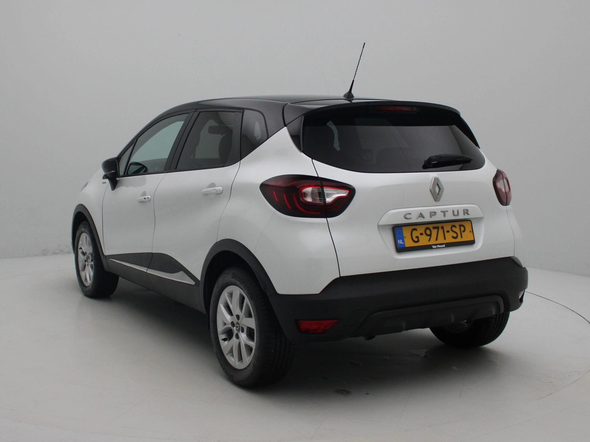 Renault-Captur-image-1