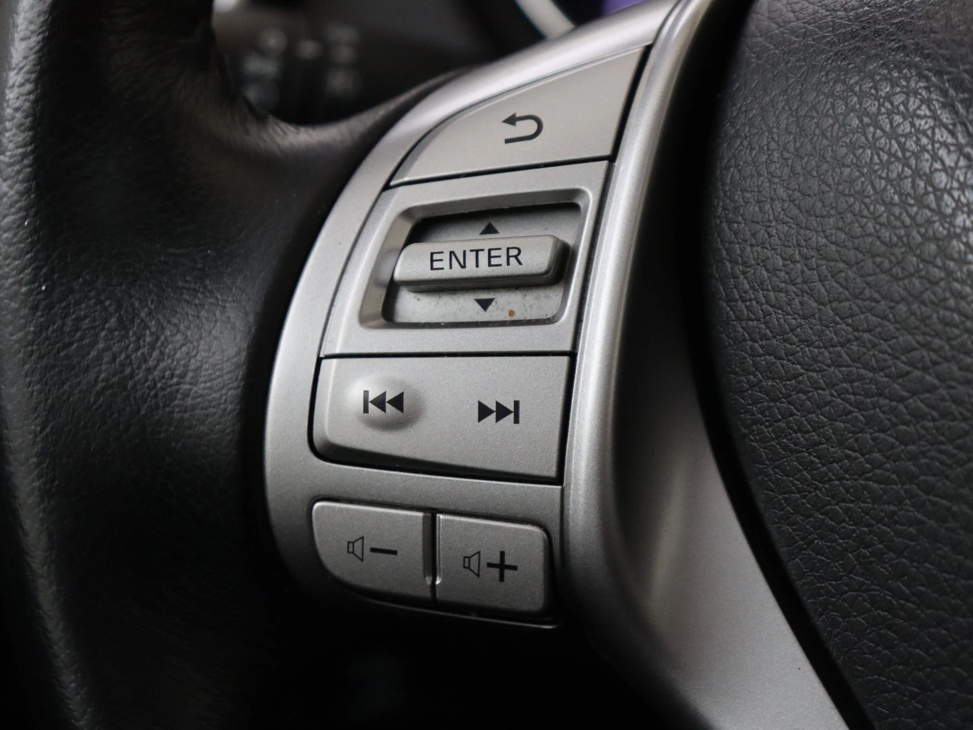 Nissan-X-Trail-image-12