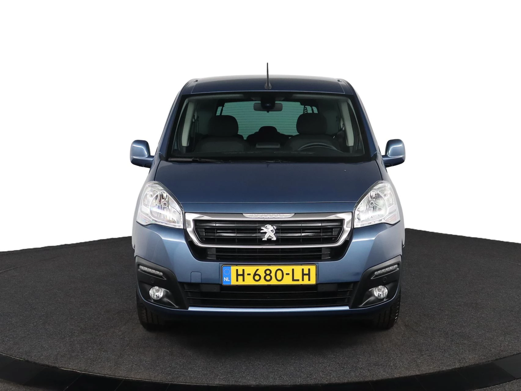 Peugeot-e-Partner-image-11