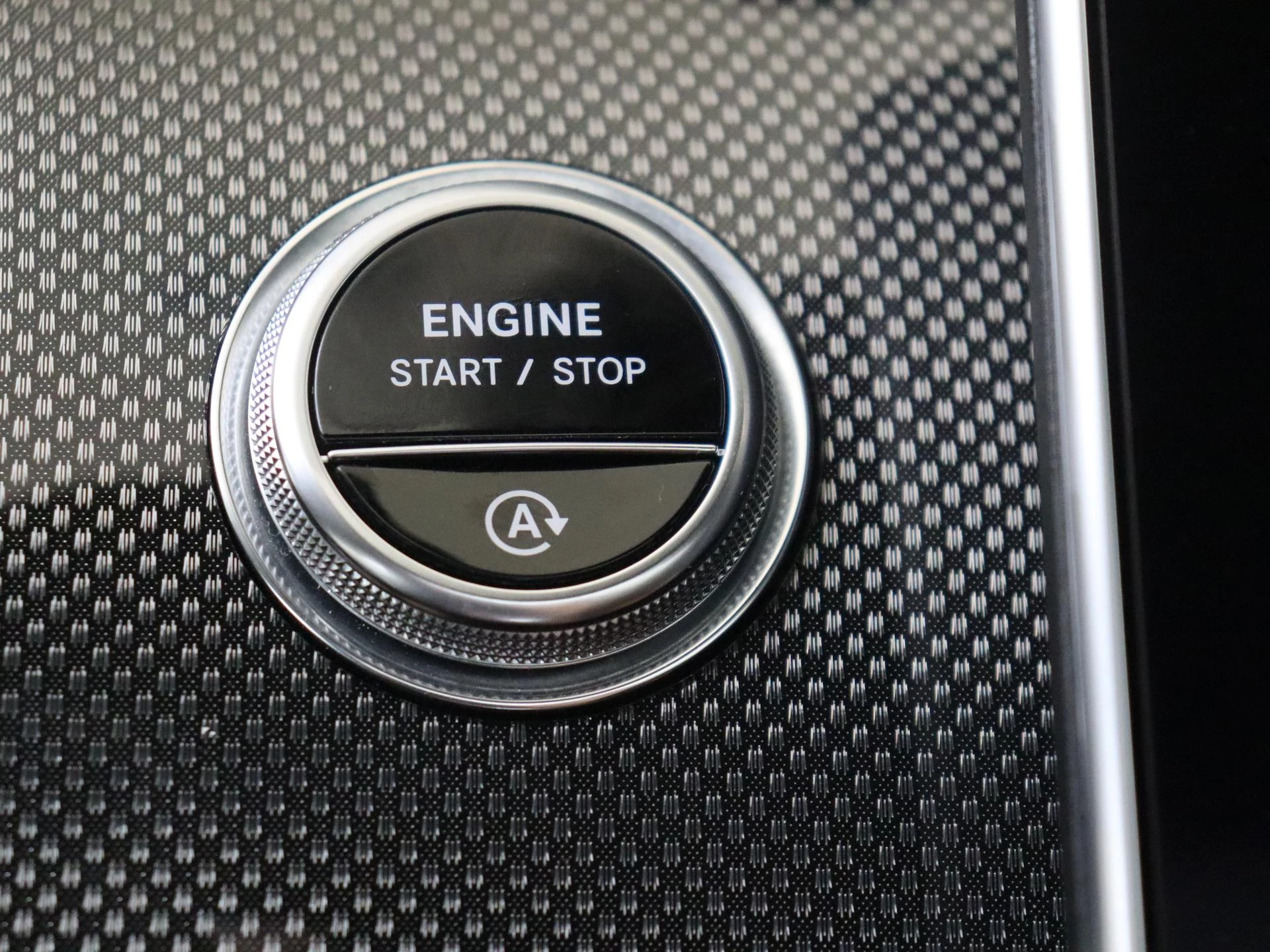 Mercedes-Benz-C-Klasse-image-20
