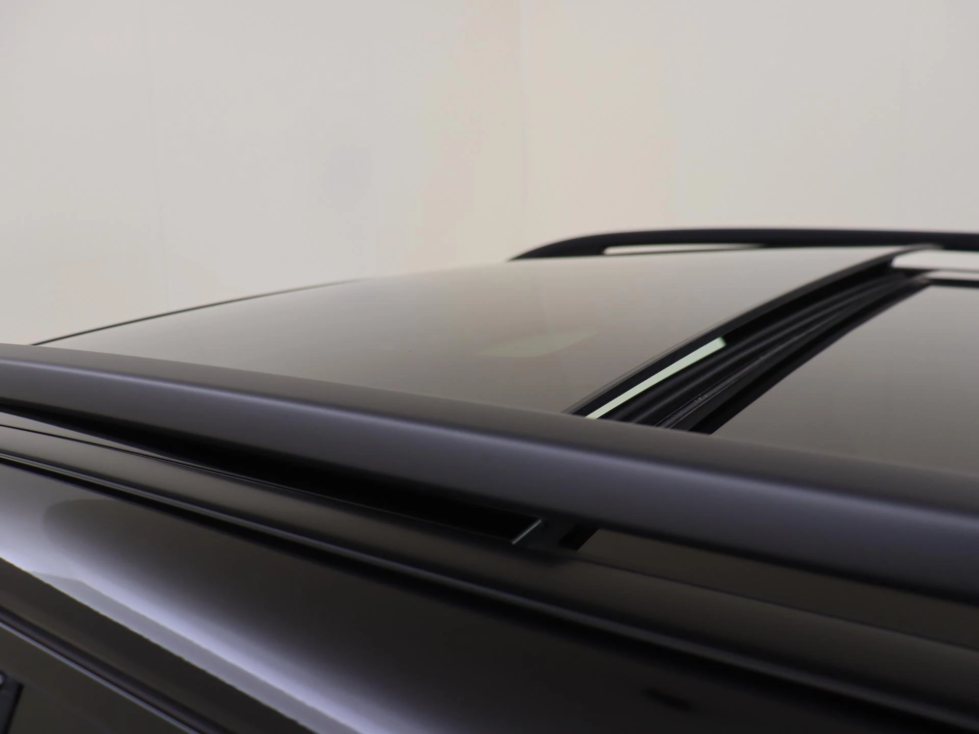 Mercedes-Benz-GLE-image-40