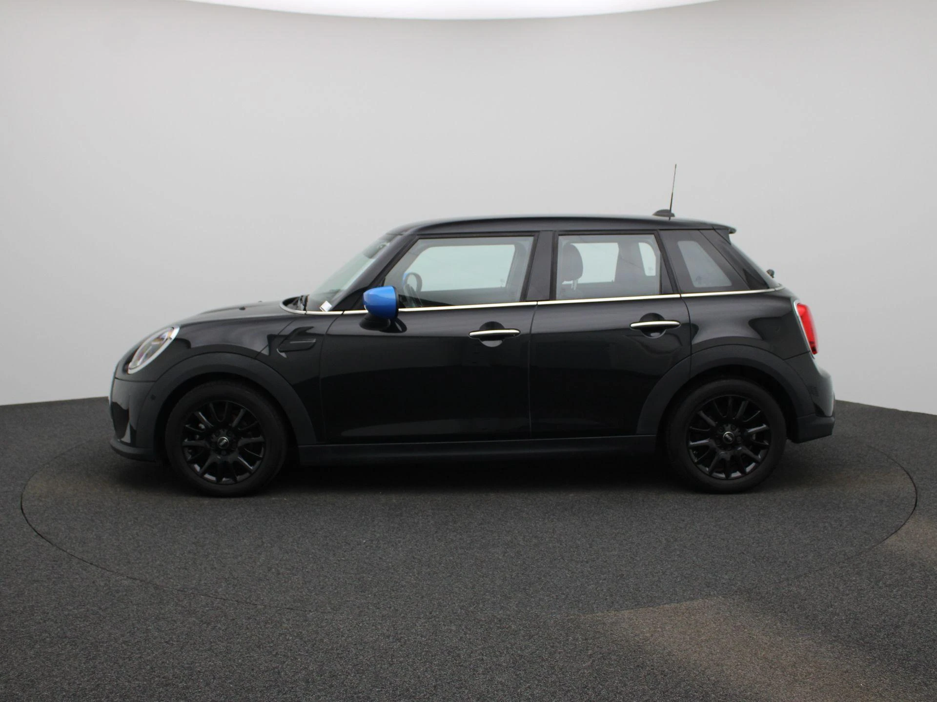 MINI-One-image-3