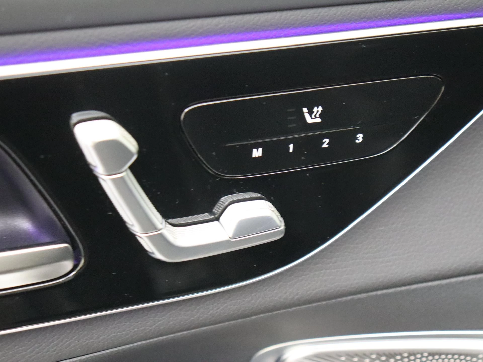 Mercedes-Benz-GLC-image-25