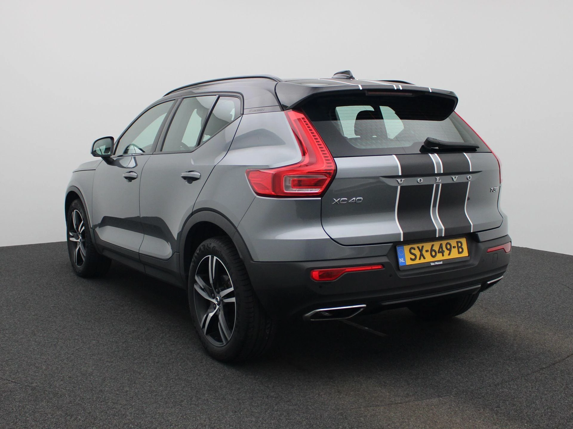 Volvo-XC40-image-1