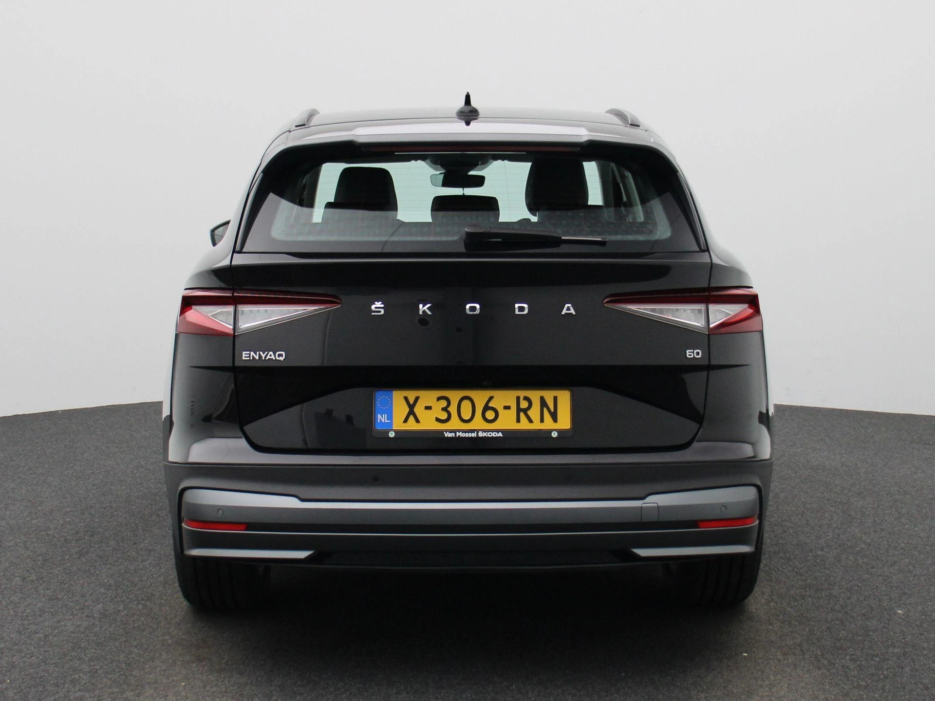 Škoda-Enyaq iV-image-4