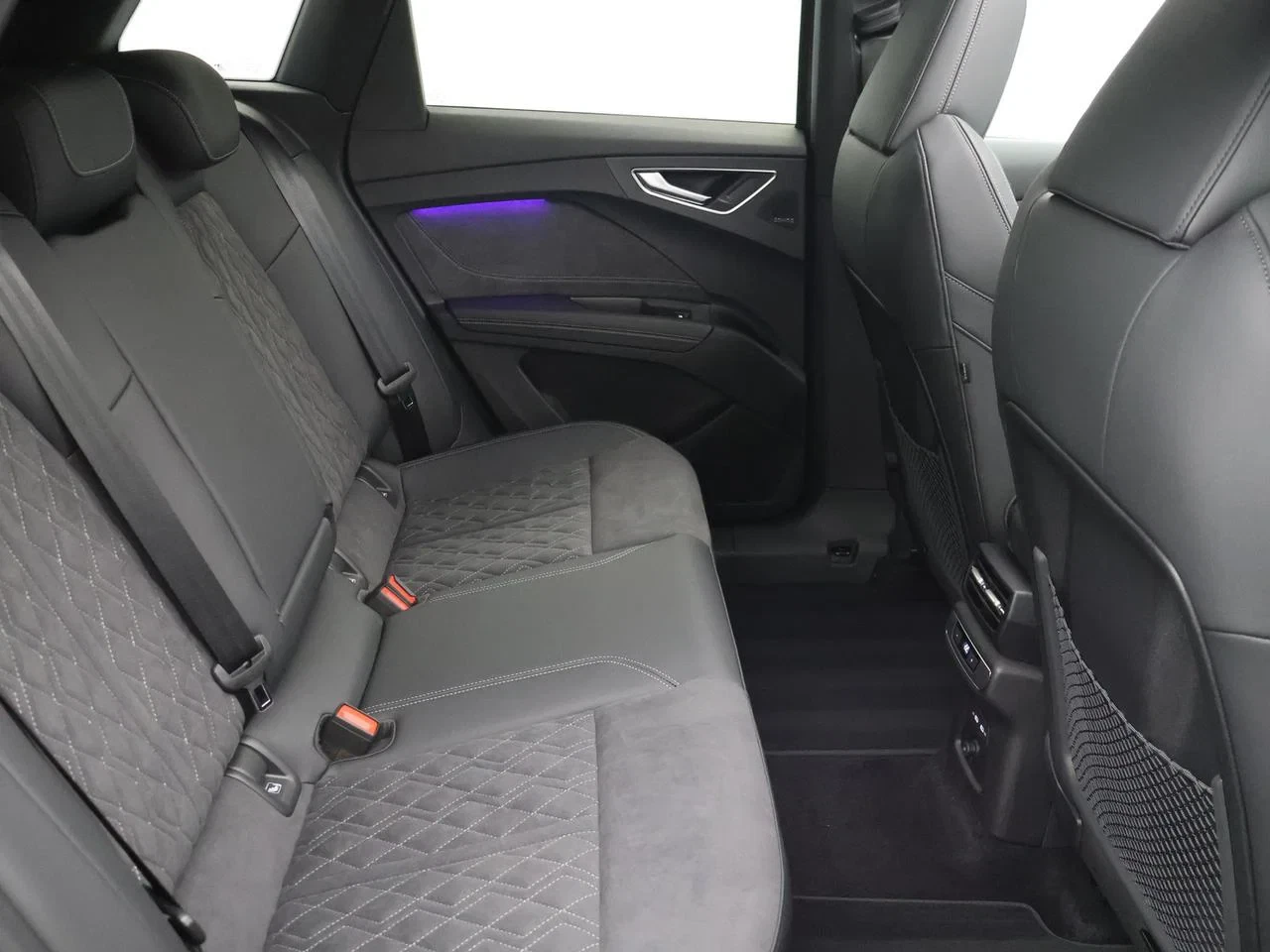 Audi-Q4 e-tron-image-14