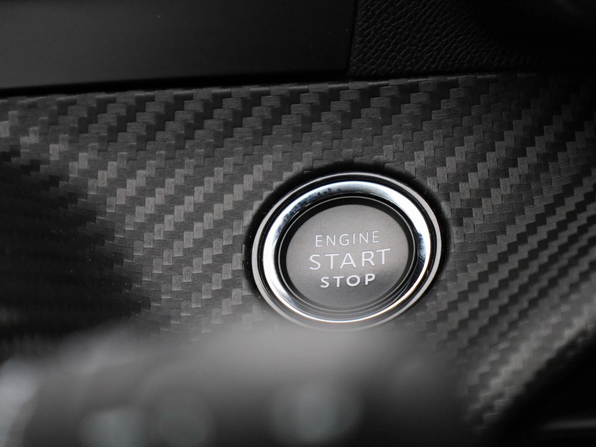 Peugeot-e-2008-image-22