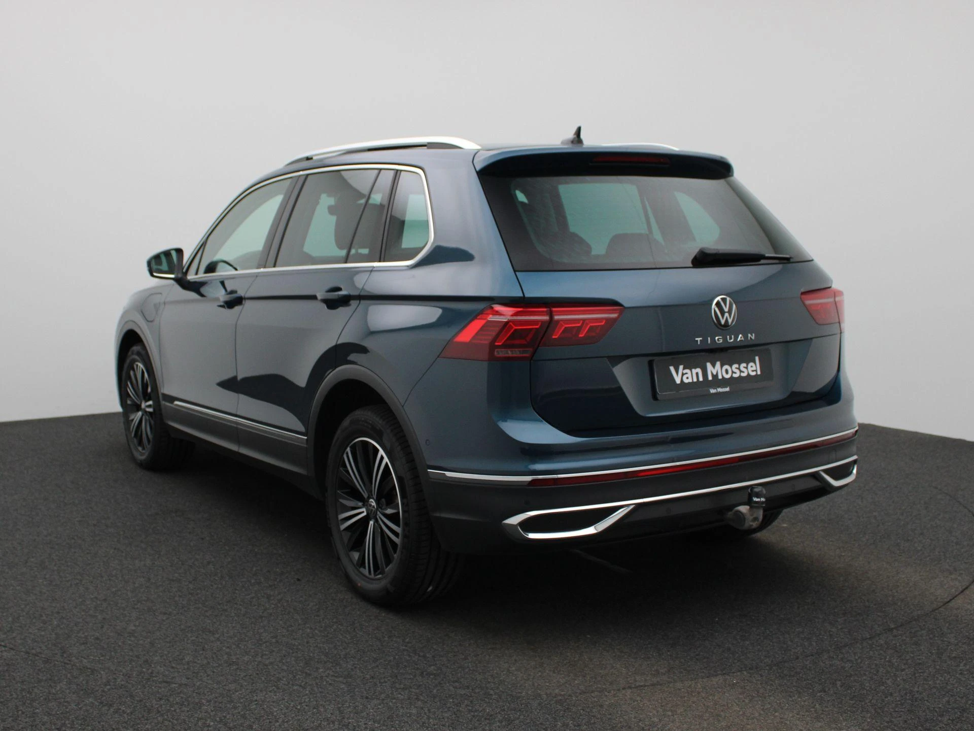 Volkswagen-Tiguan-image-1