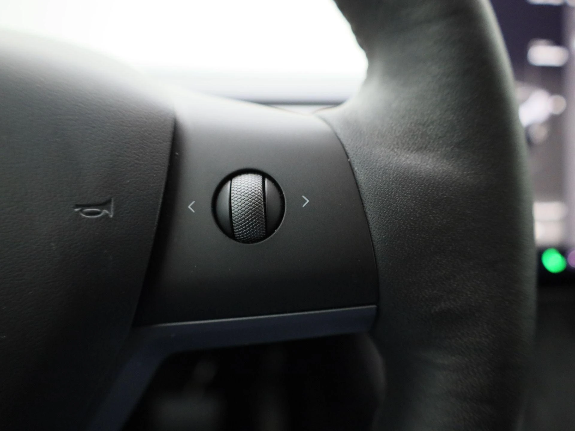 Tesla-Model Y-image-18