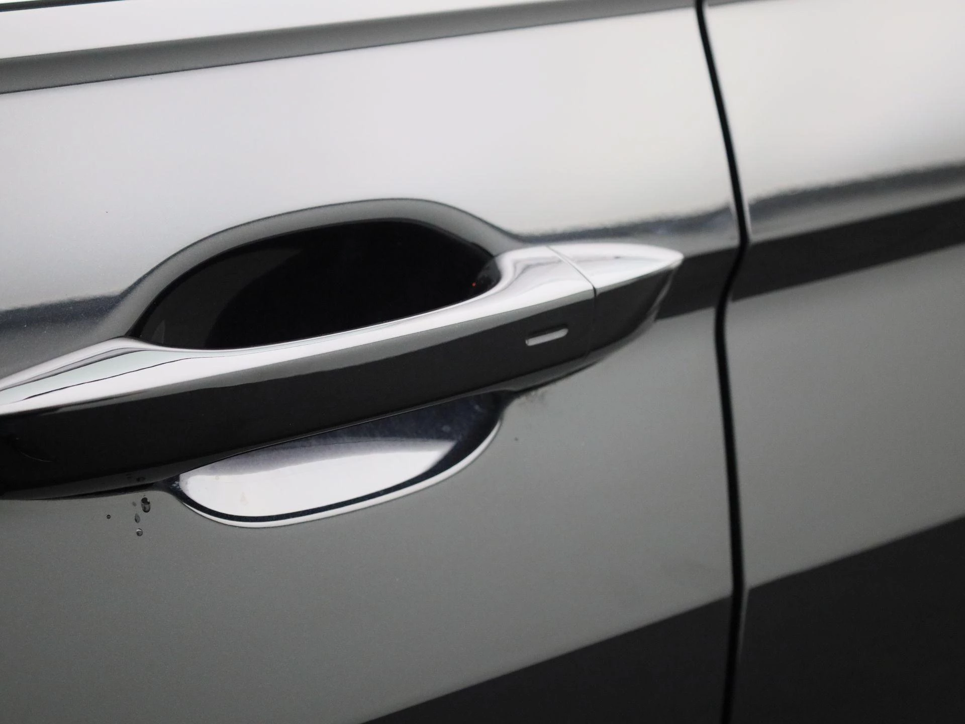 Volkswagen-Tiguan-image-16